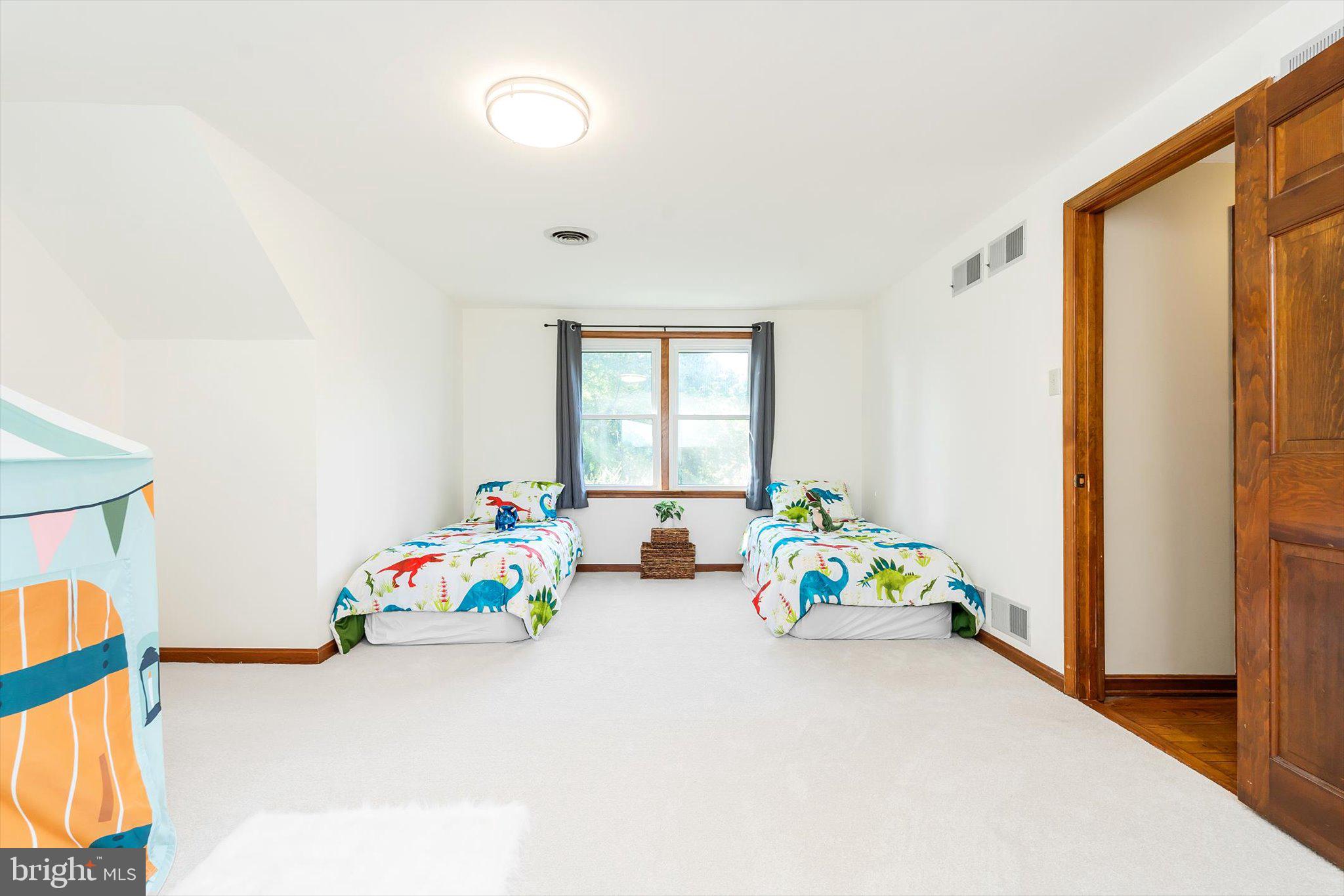 WILLOWDALE - Residential