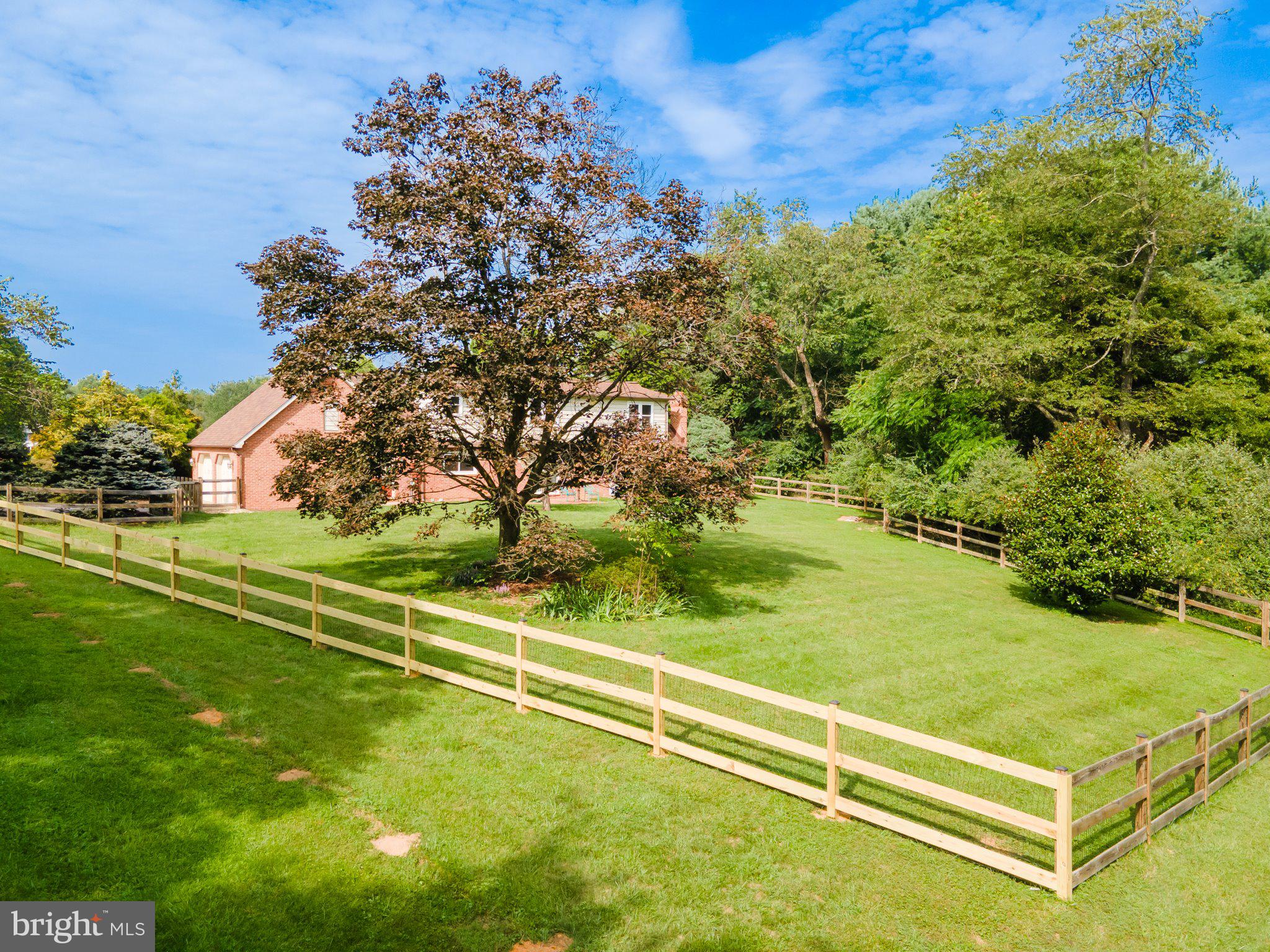 WILLOWDALE - Residential