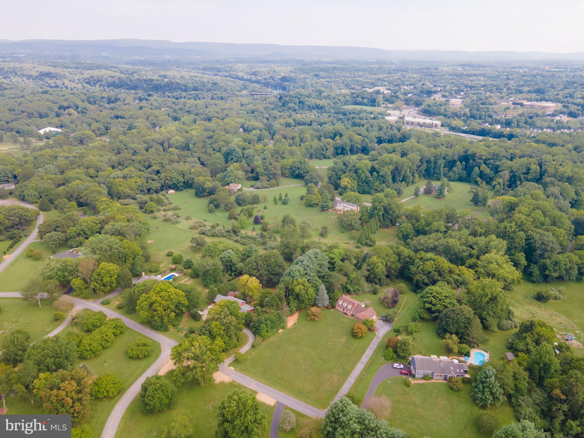 WILLOWDALE - Residential