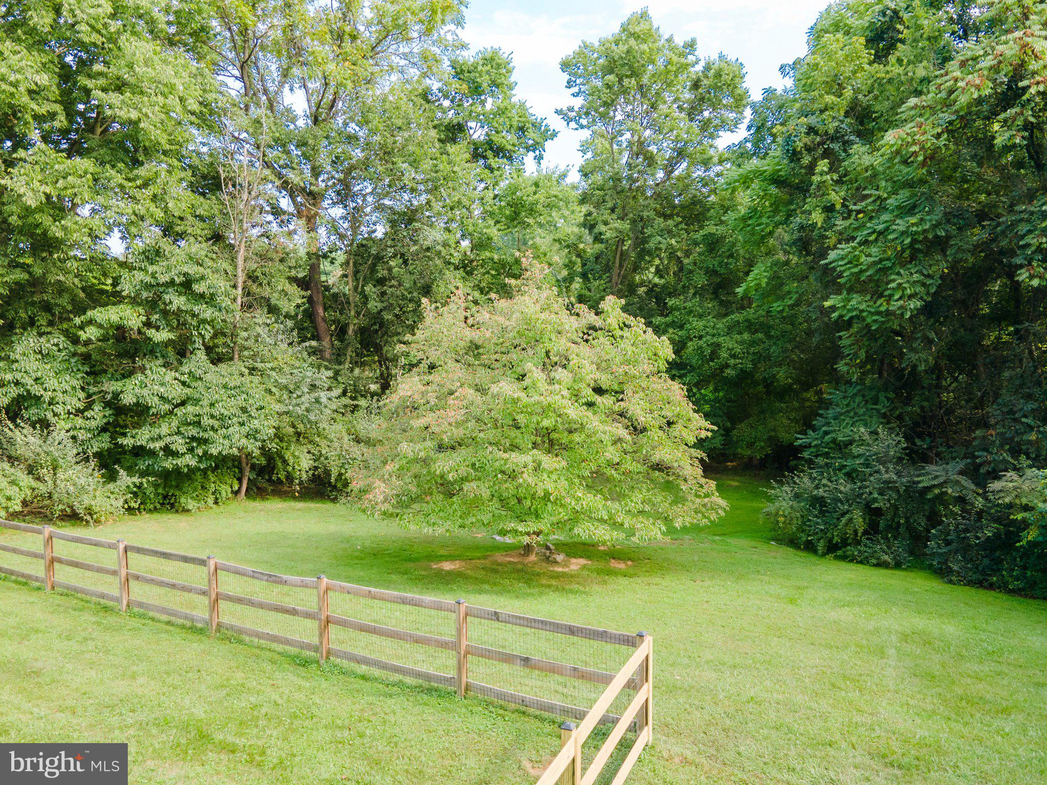 WILLOWDALE - Residential