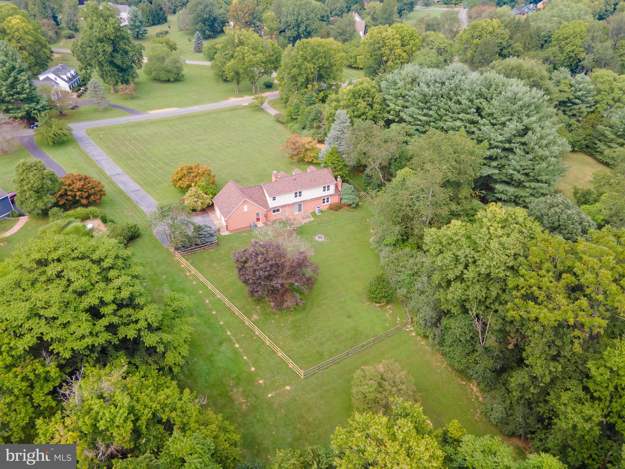 WILLOWDALE - Residential