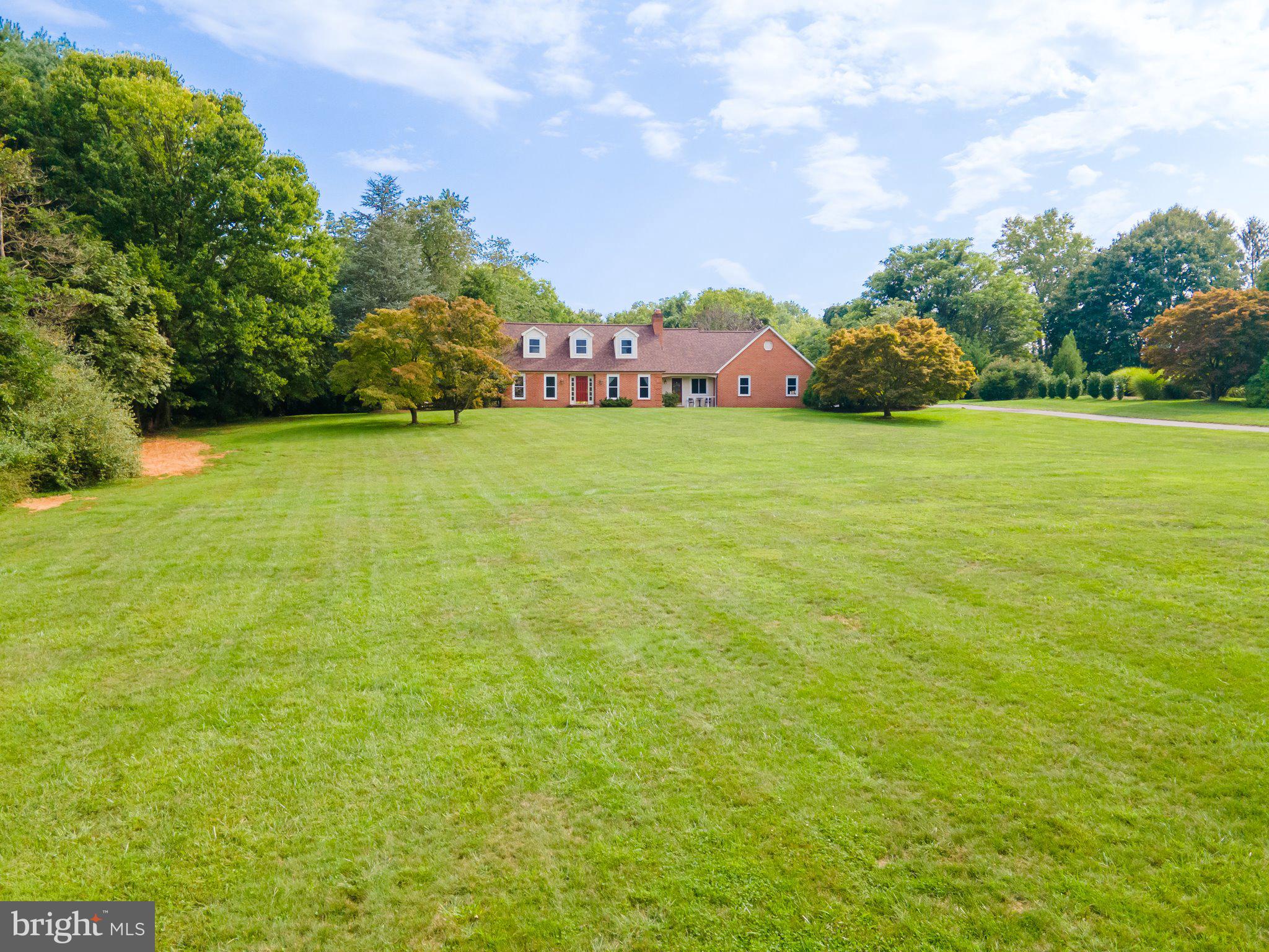 WILLOWDALE - Residential