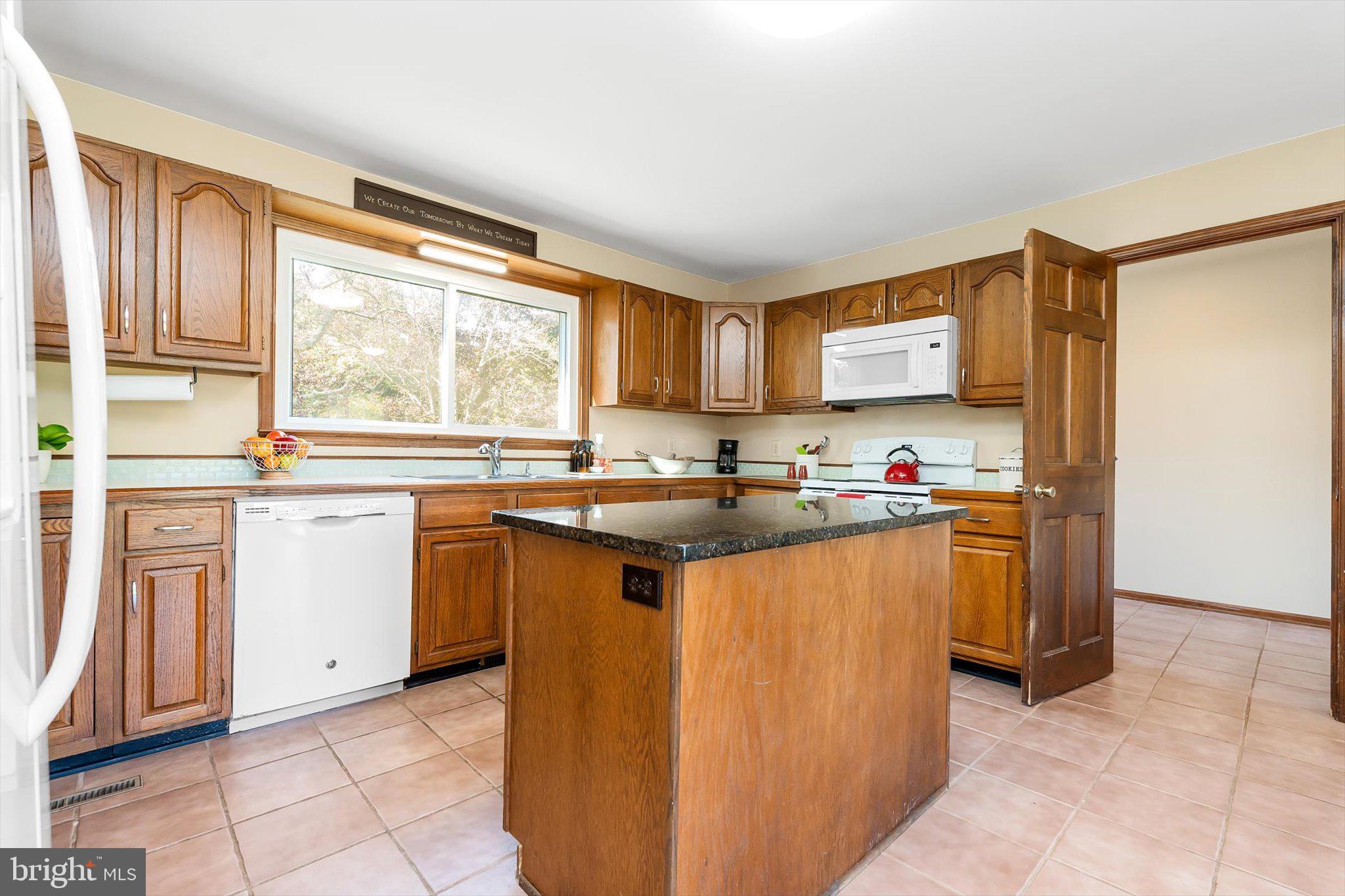 WILLOWDALE - Residential