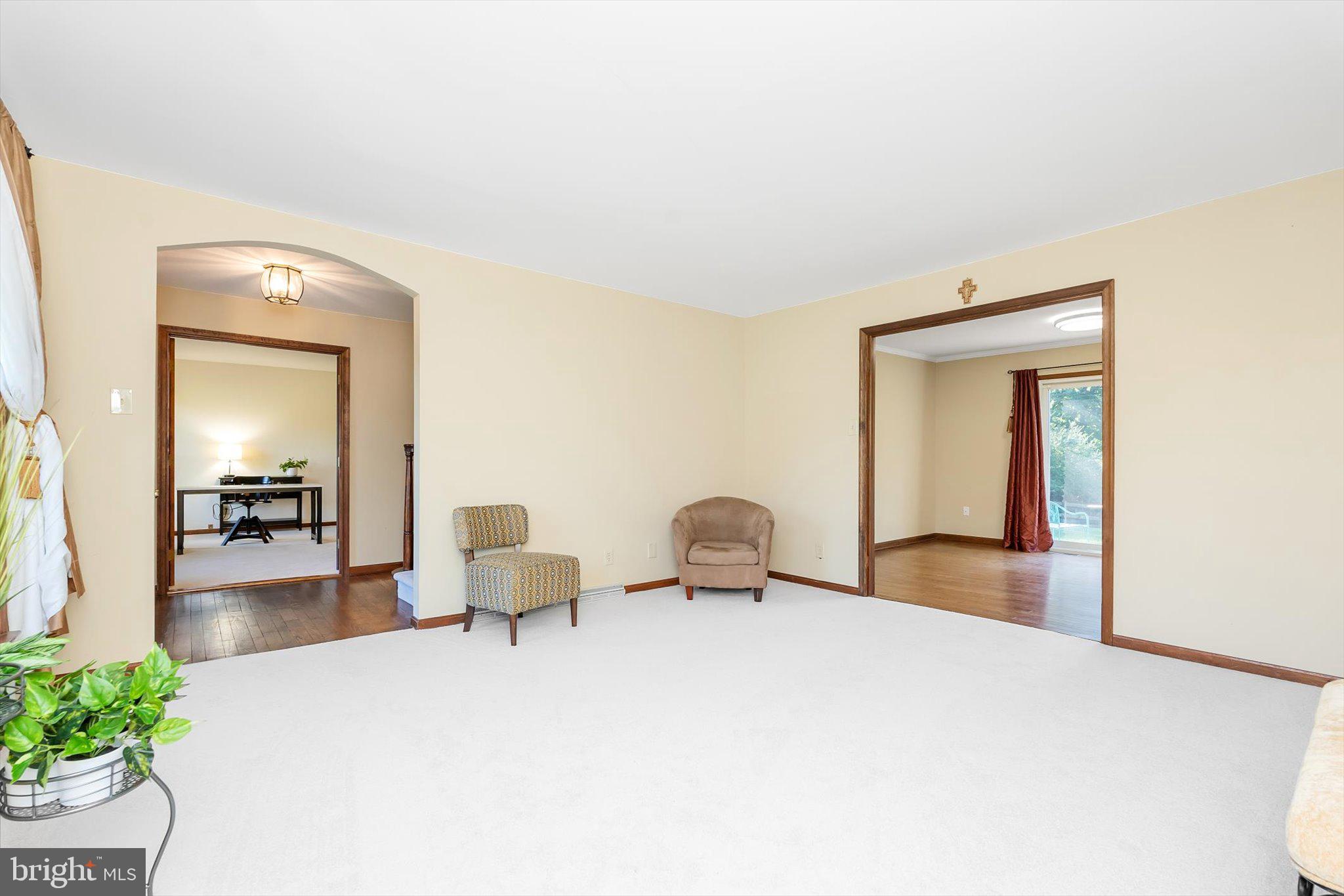 WILLOWDALE - Residential