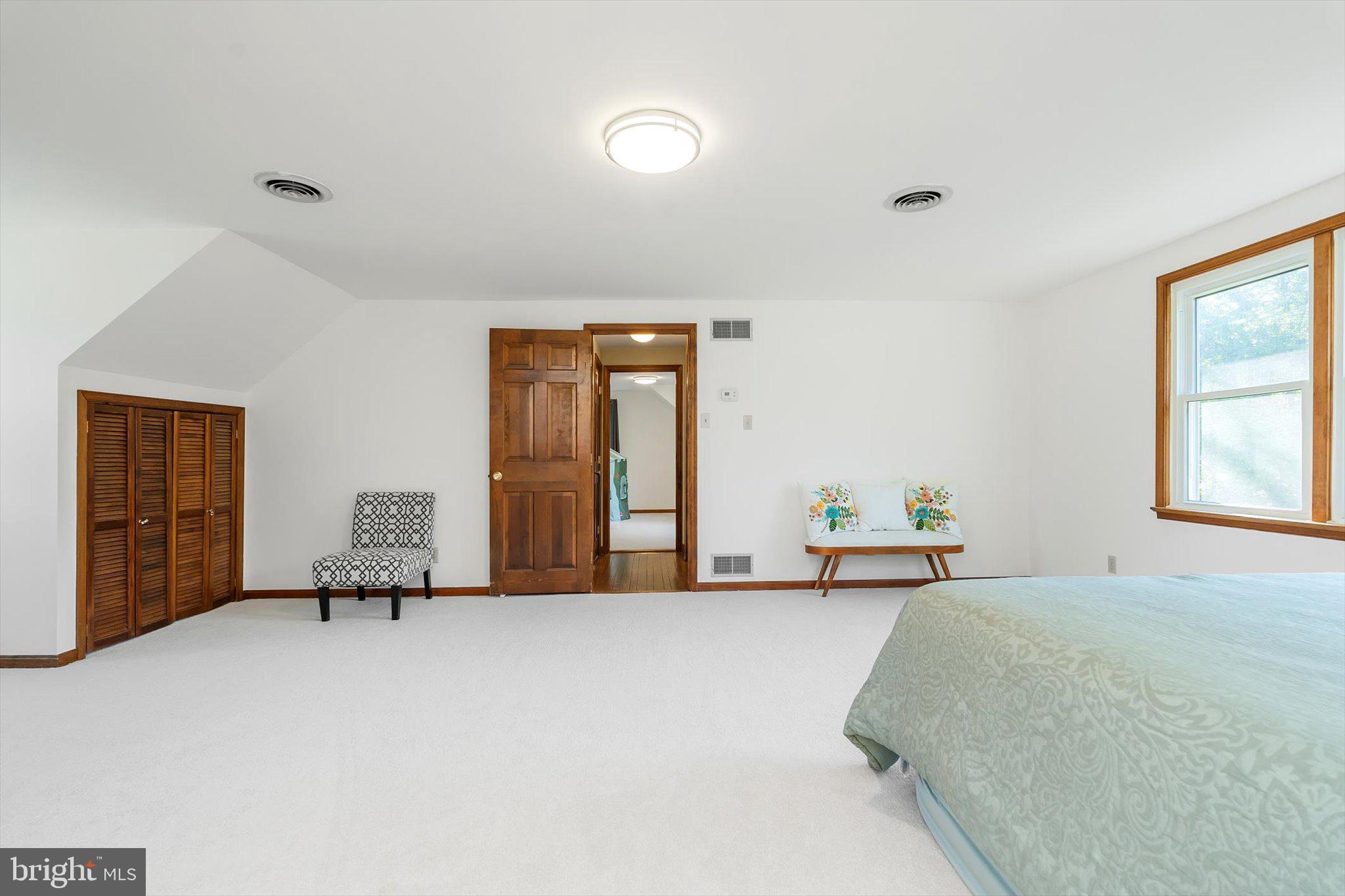 WILLOWDALE - Residential