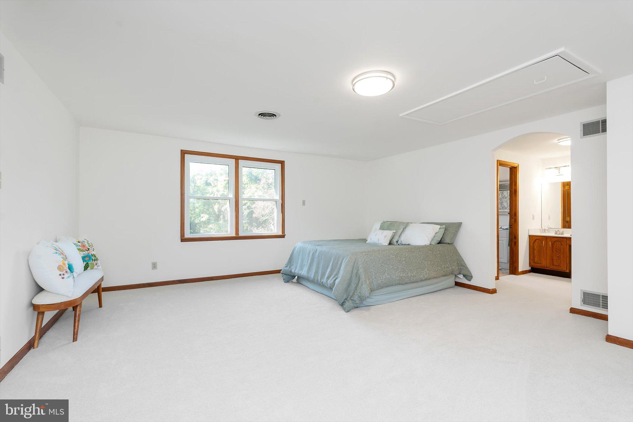 WILLOWDALE - Residential