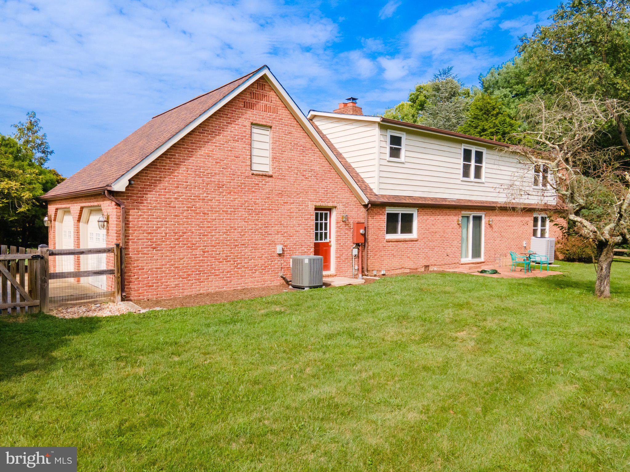 WILLOWDALE - Residential