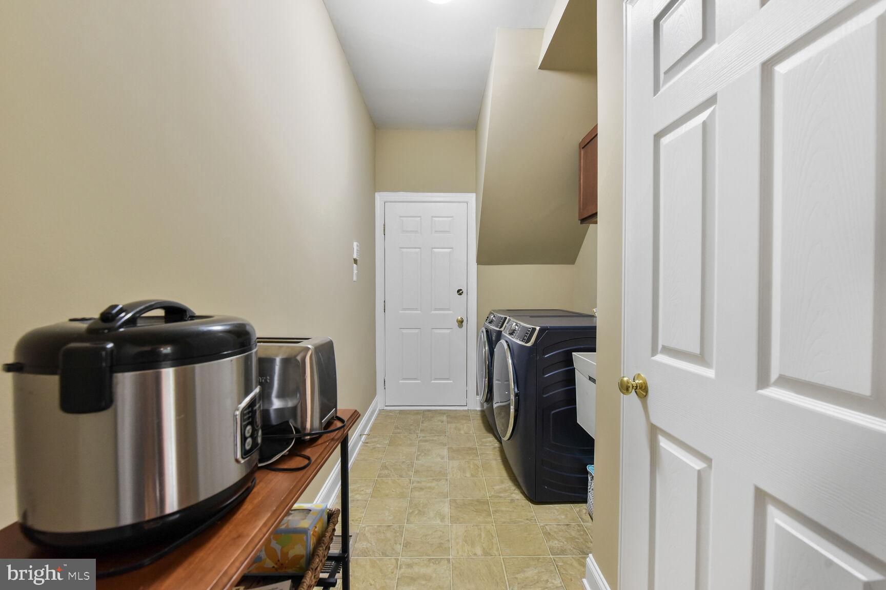 SOUTH RIDING - Residential