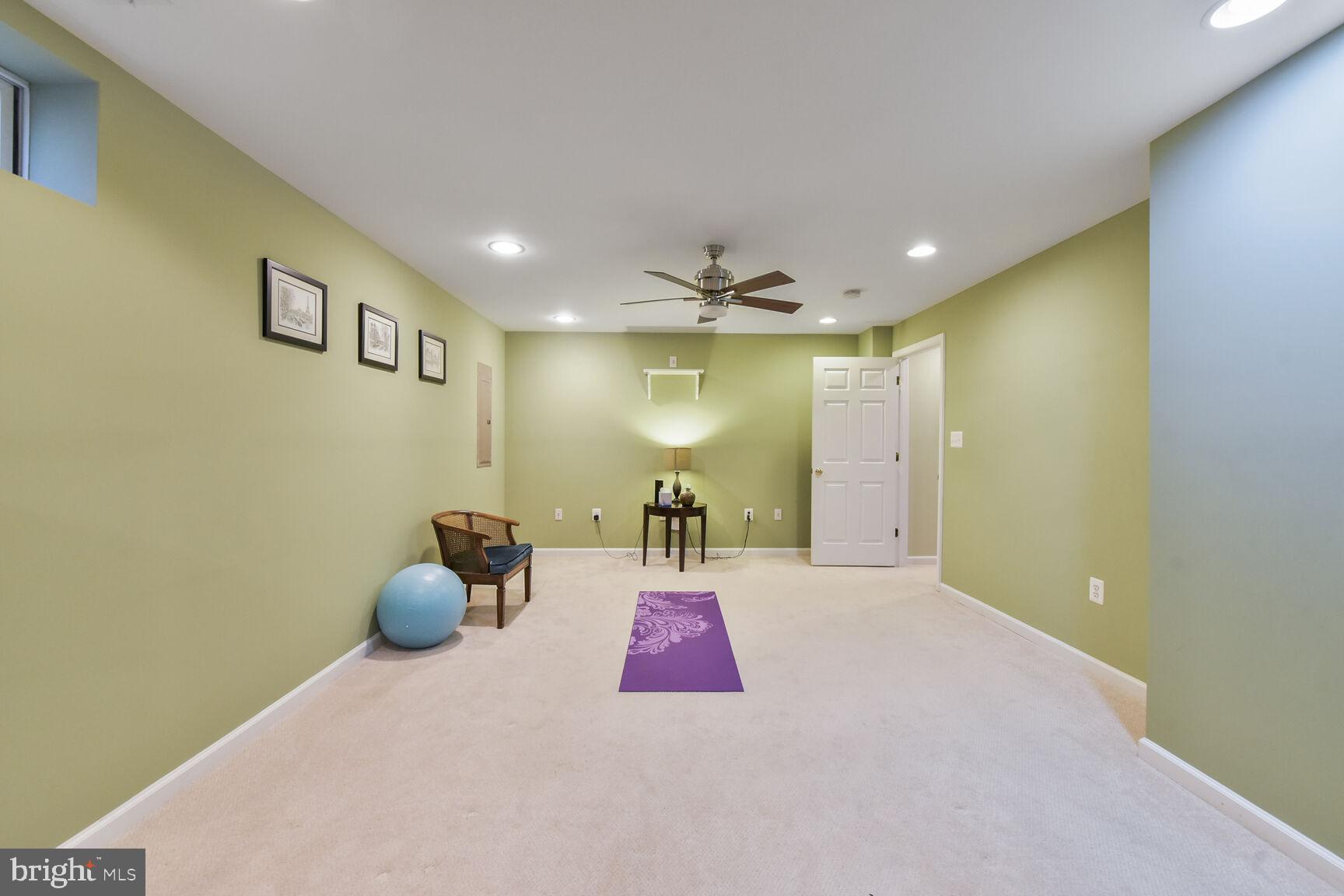 SOUTH RIDING - Residential