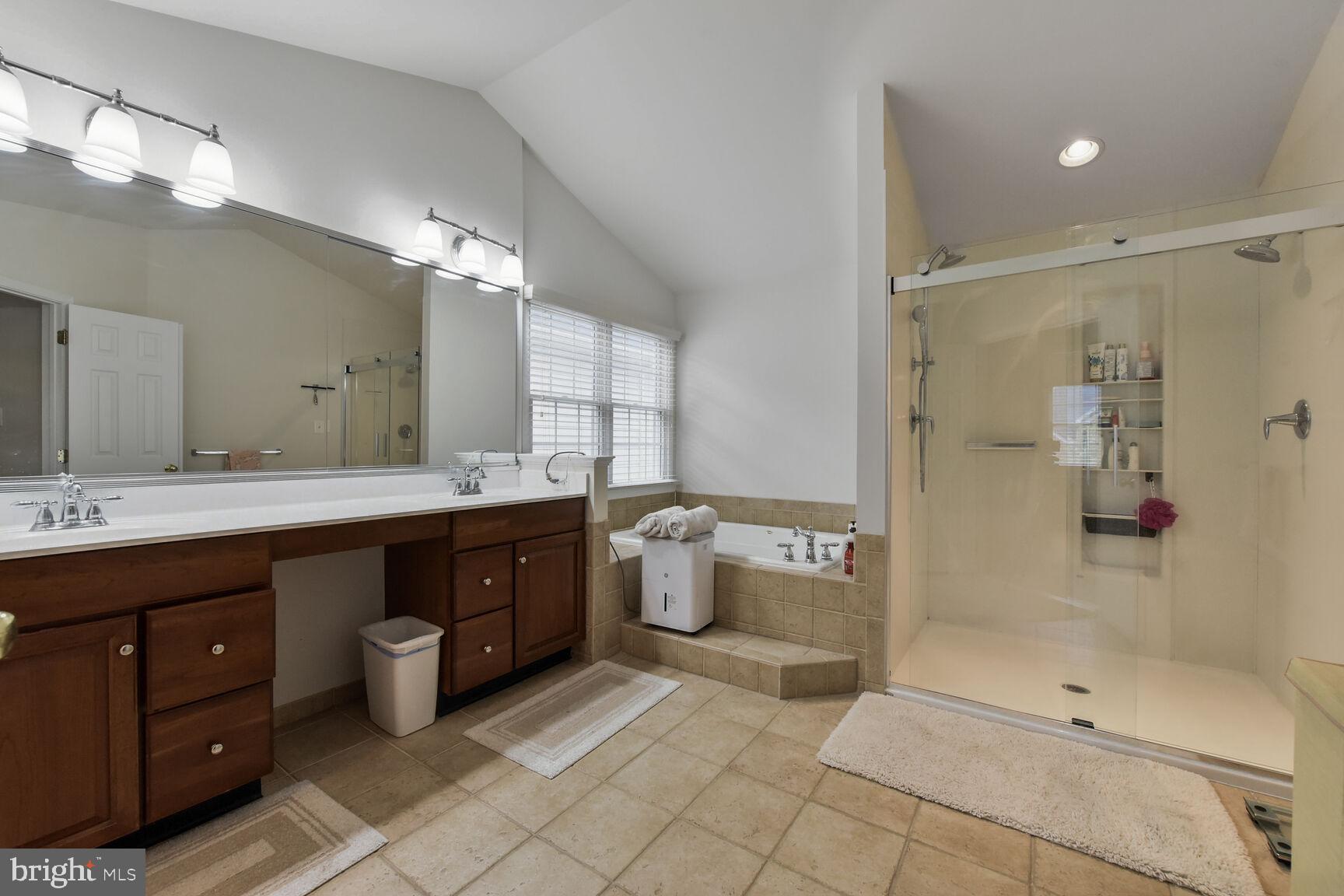 SOUTH RIDING - Residential