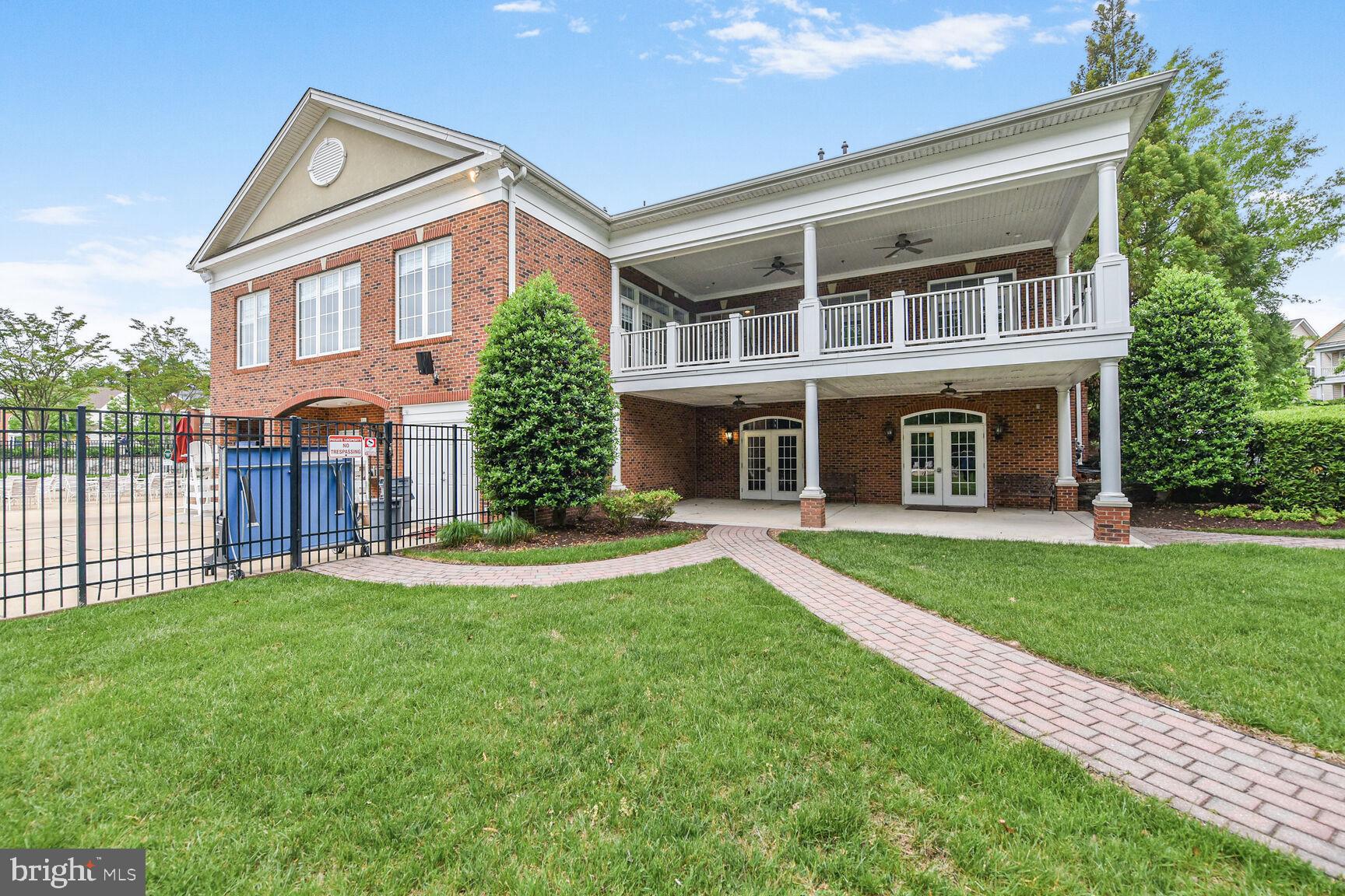 SOUTH RIDING - Residential