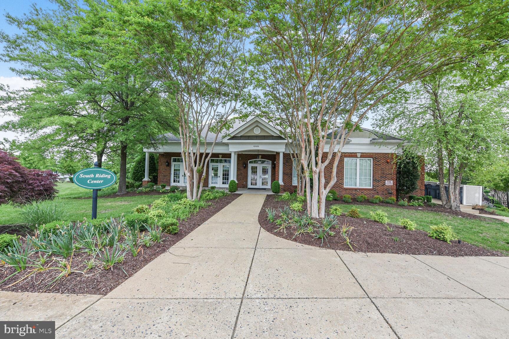 SOUTH RIDING - Residential