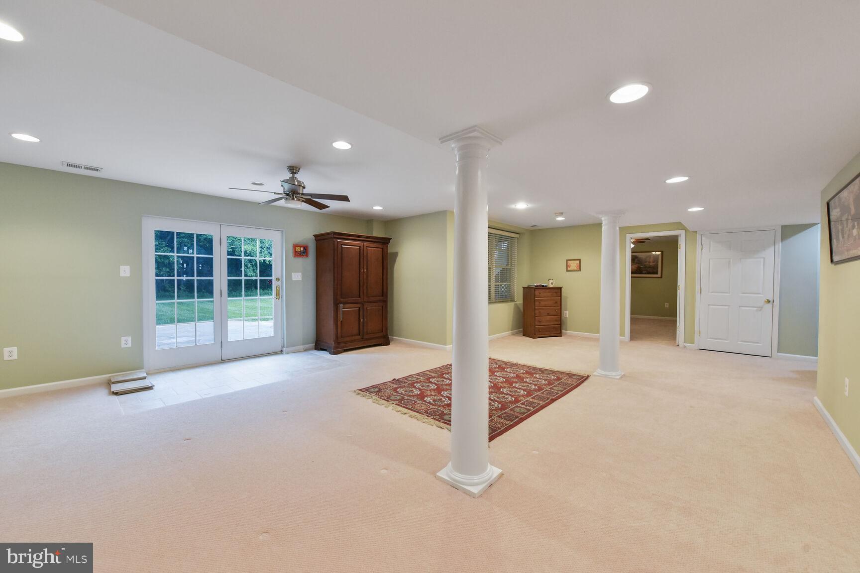 SOUTH RIDING - Residential