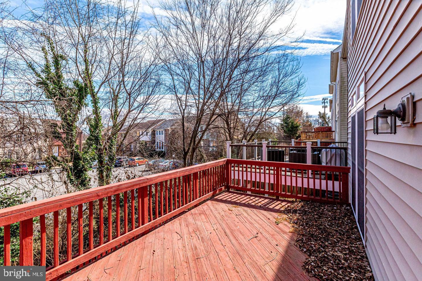 ASHTON COMMONS - Residential Lease