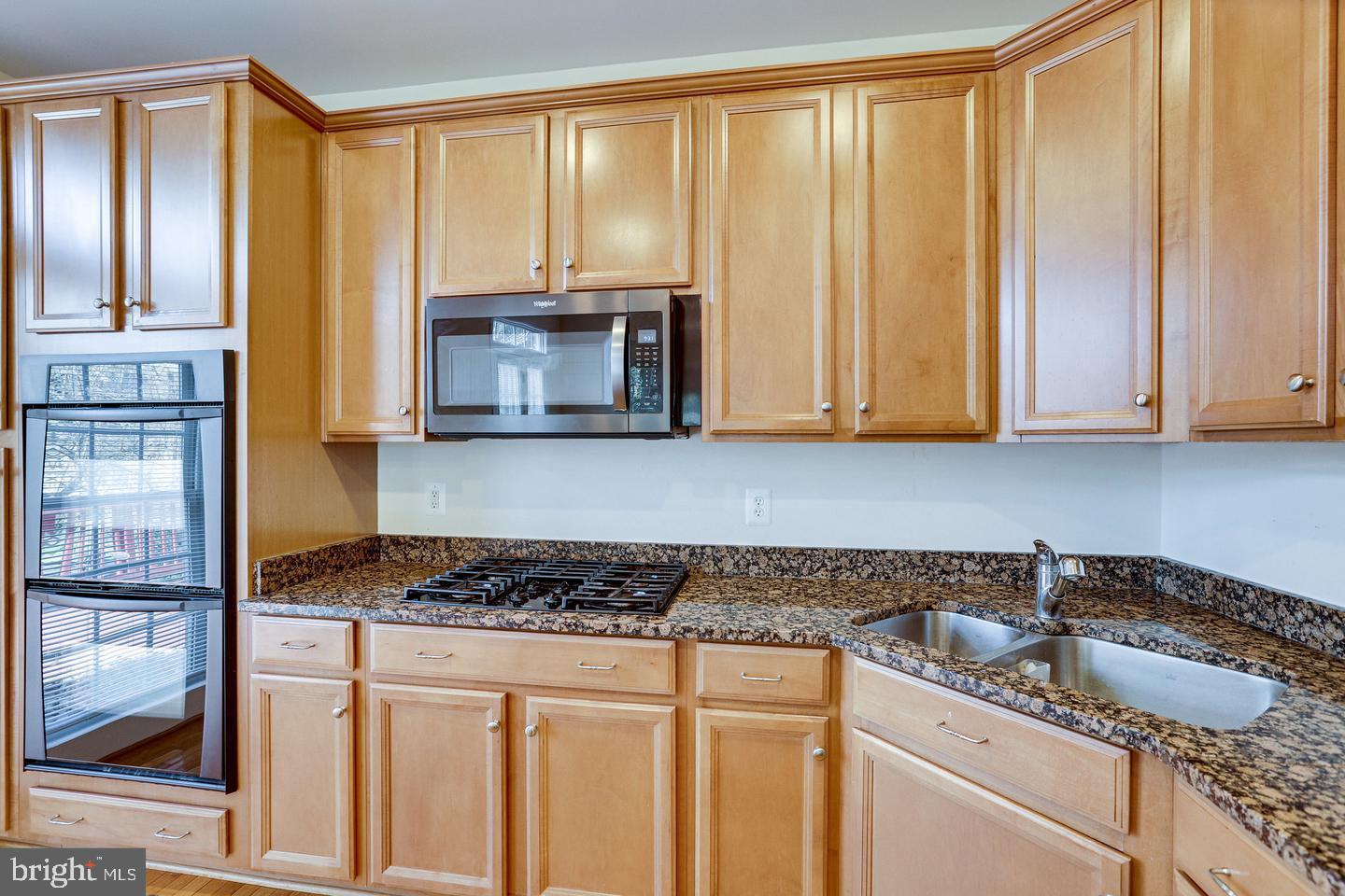 ASHTON COMMONS - Residential Lease