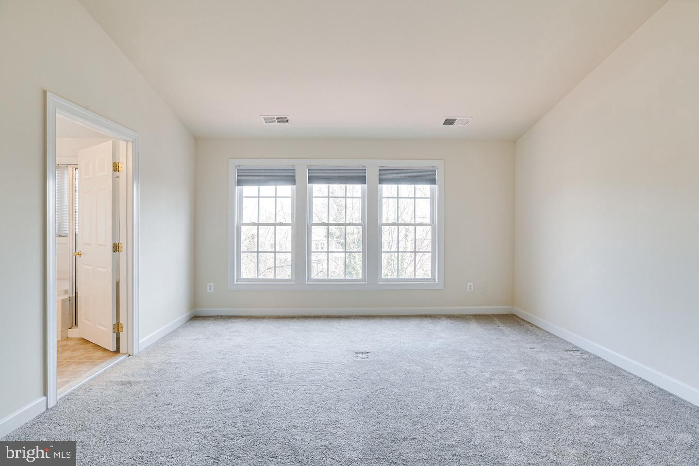 ASHTON COMMONS - Residential Lease