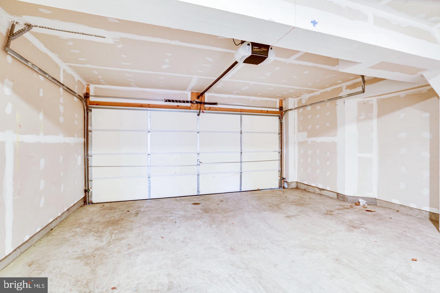 ASHTON COMMONS - Residential Lease