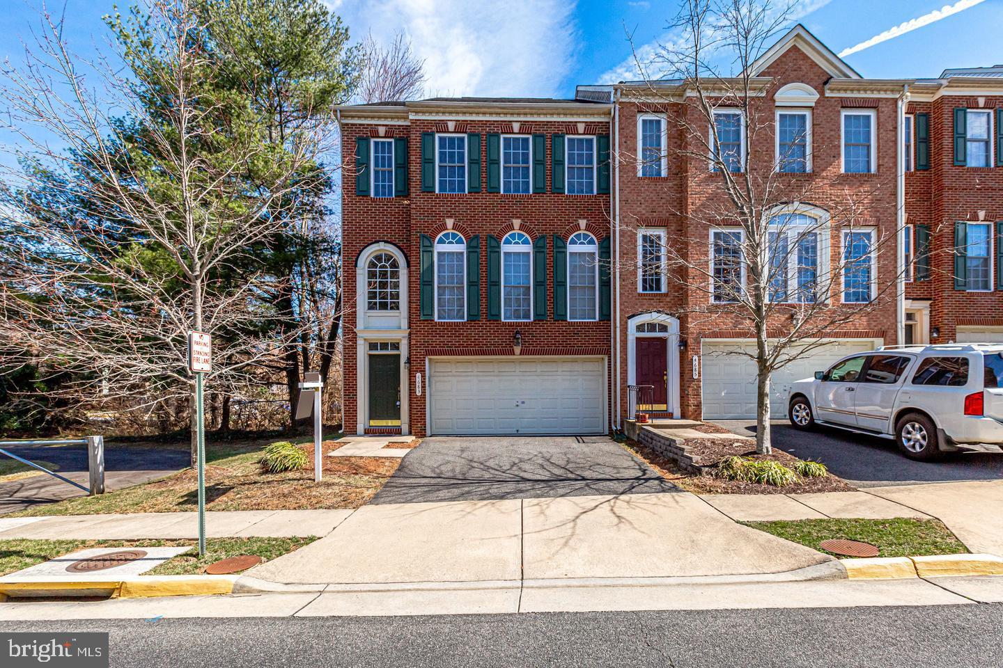 ASHTON COMMONS - Residential Lease