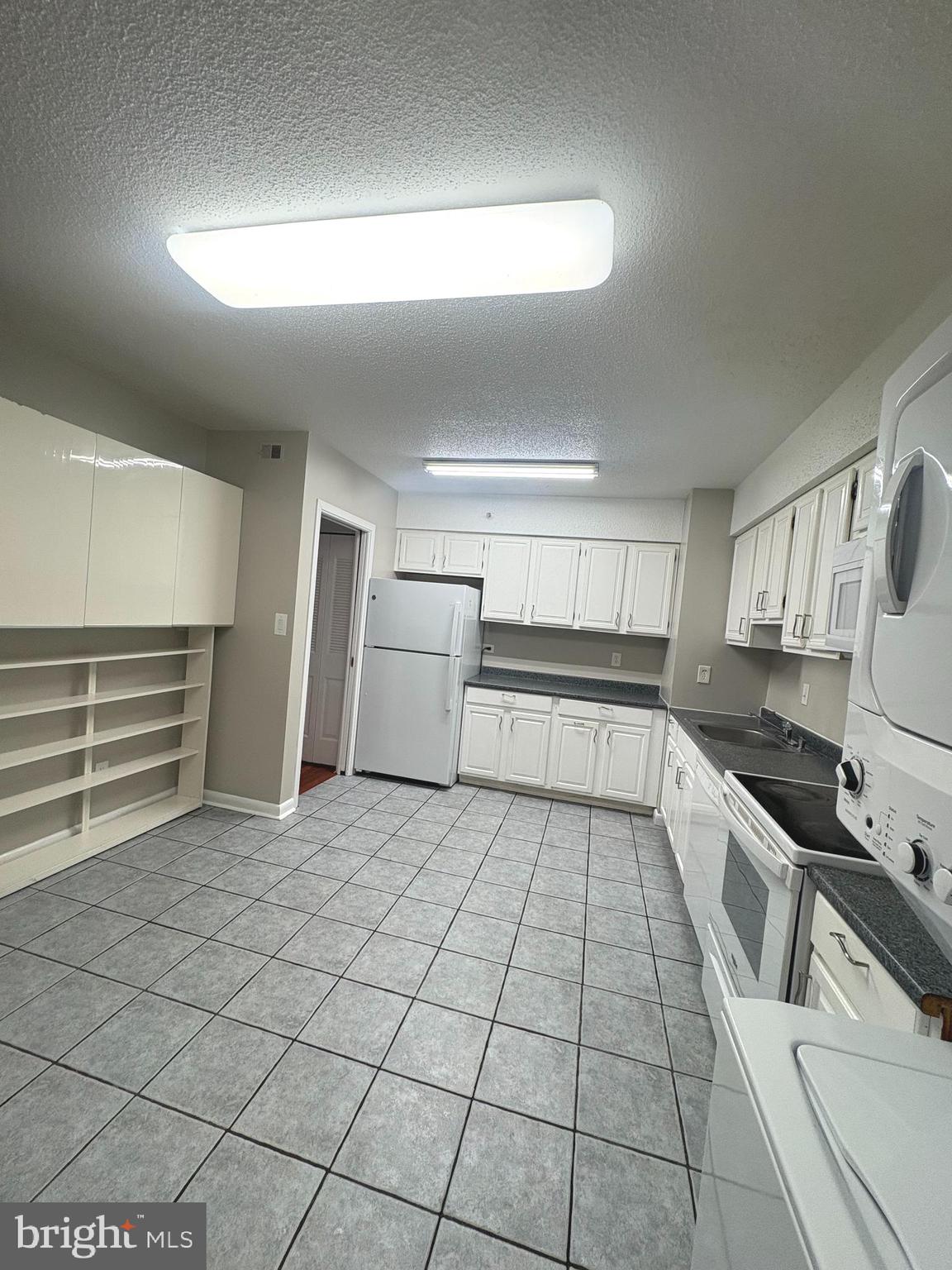 SKYLINE - Residential Lease