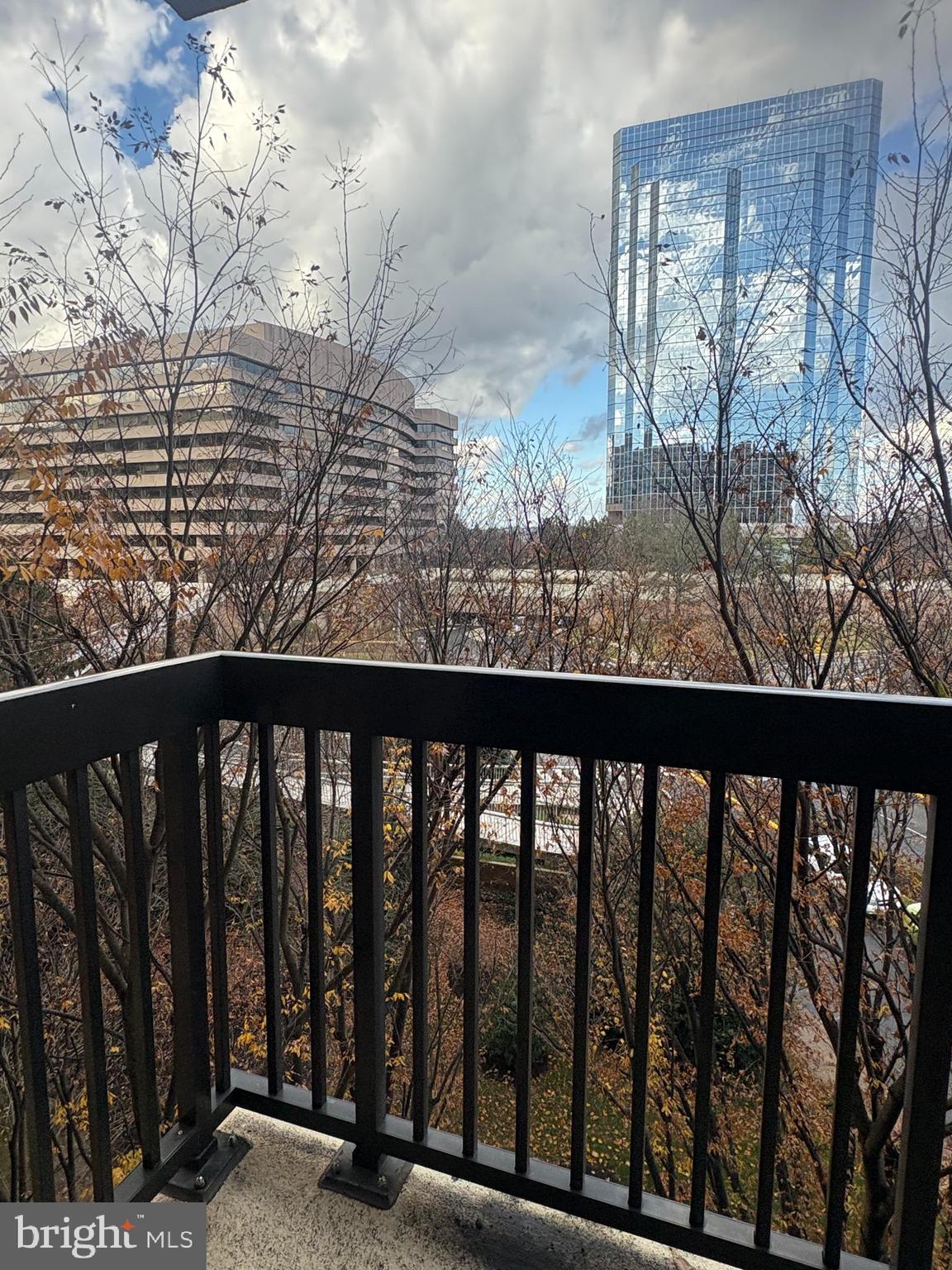 SKYLINE - Residential Lease