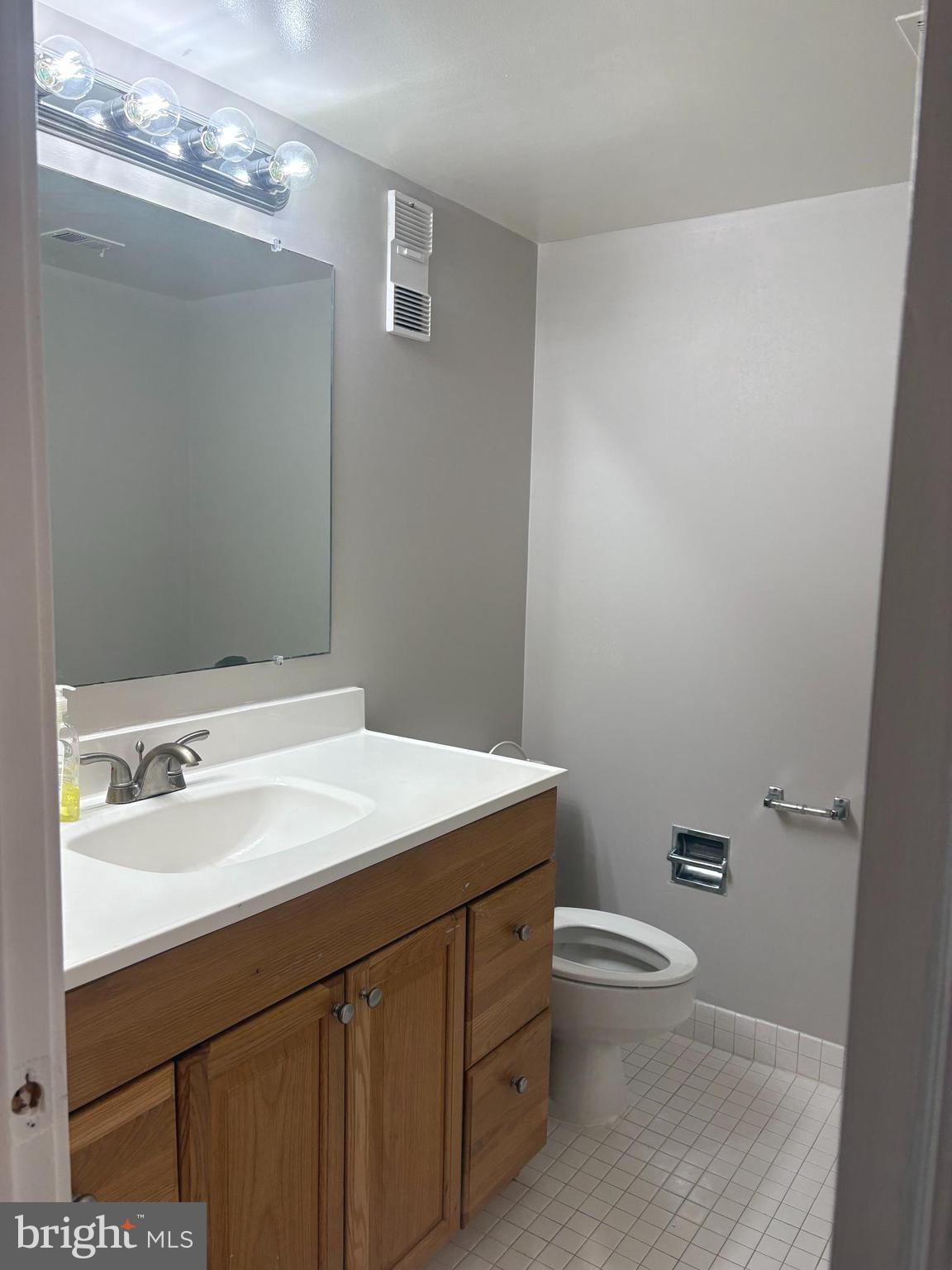 SKYLINE - Residential Lease