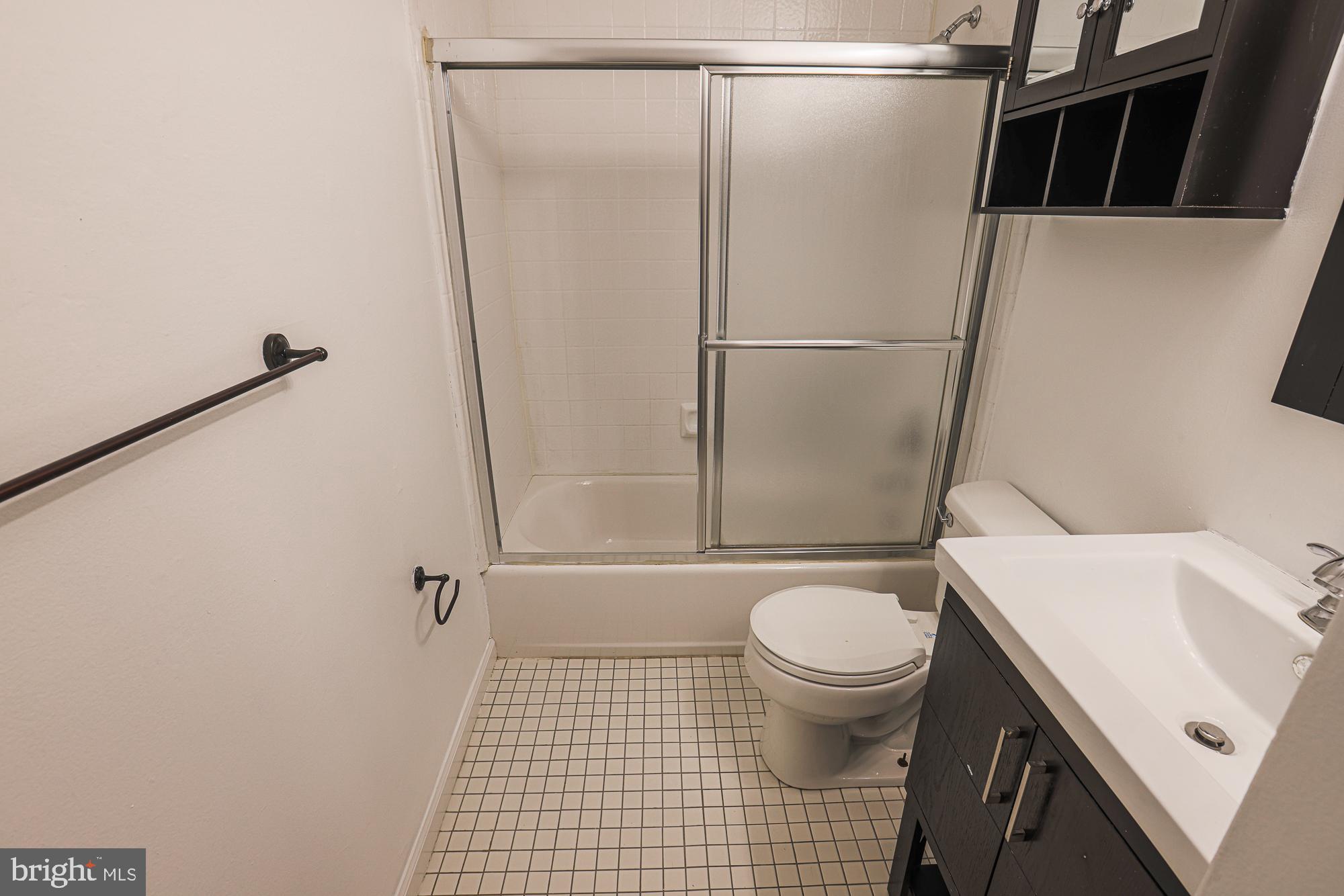 MEDFIELD - Residential Lease