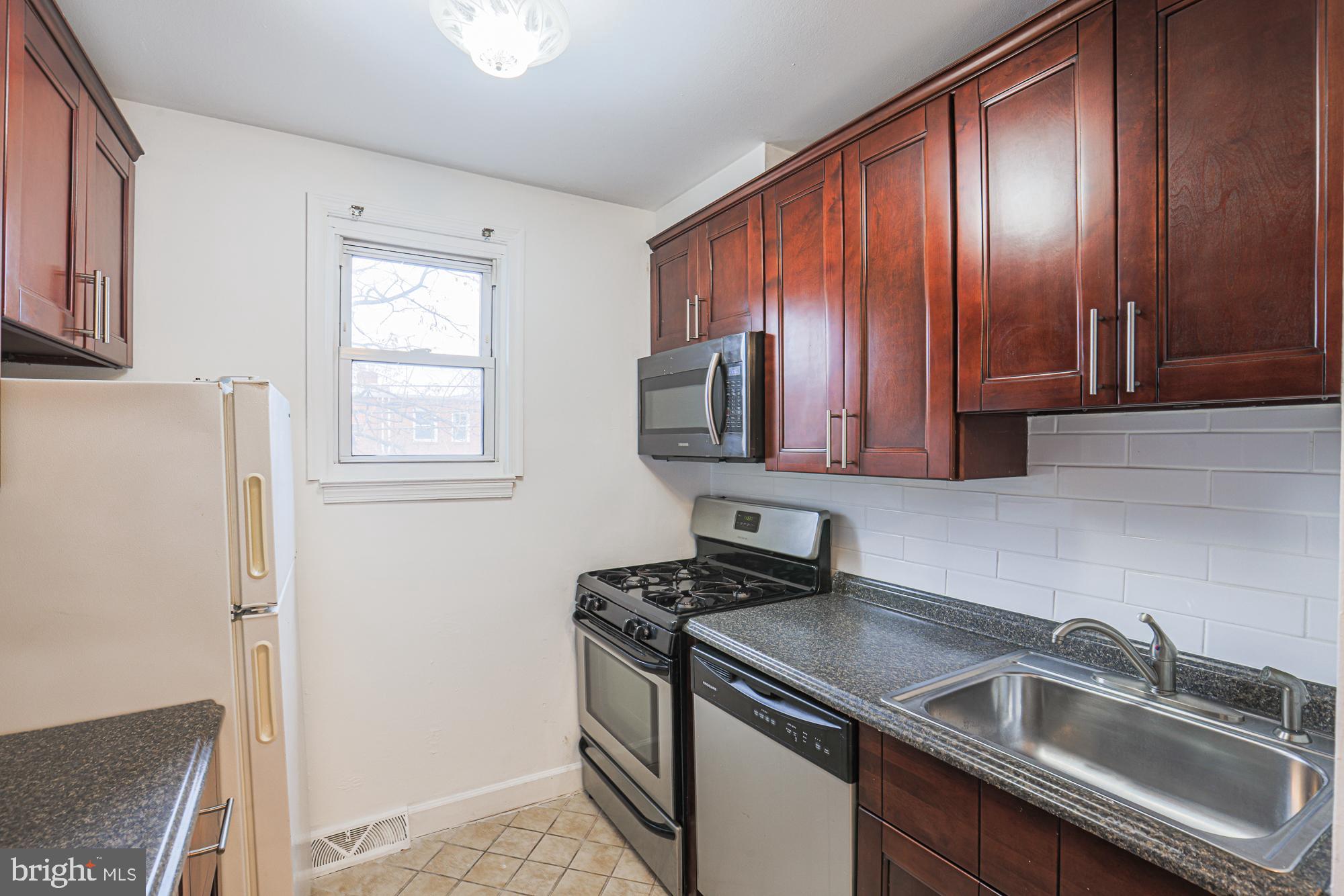 MEDFIELD - Residential Lease