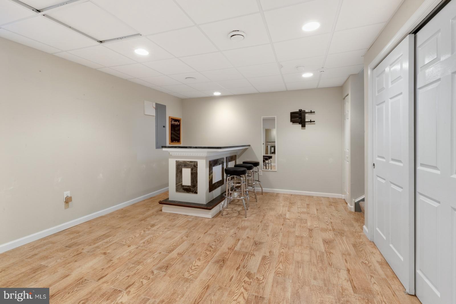 QUEEN VILLAGE - Residential Lease