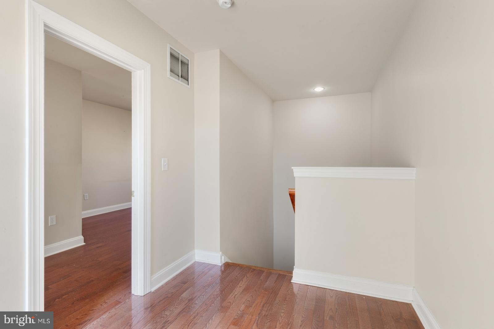 QUEEN VILLAGE - Residential Lease