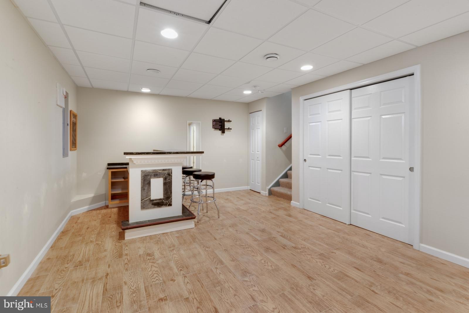 QUEEN VILLAGE - Residential Lease