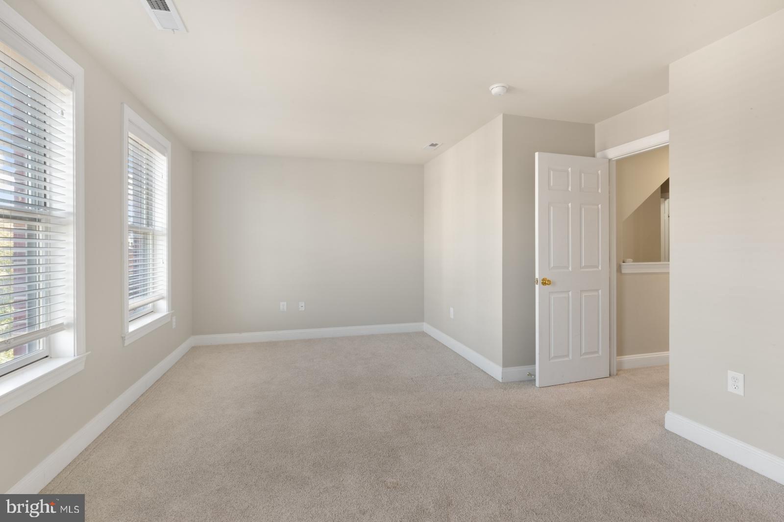 QUEEN VILLAGE - Residential Lease