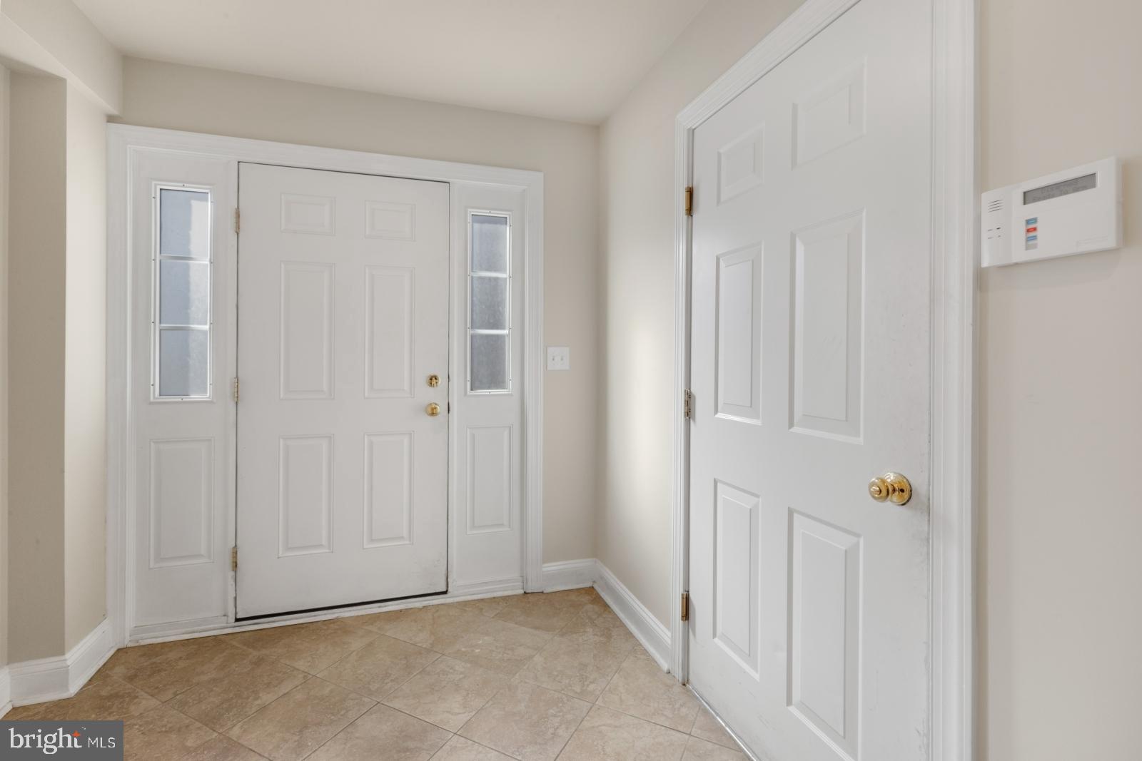 QUEEN VILLAGE - Residential Lease