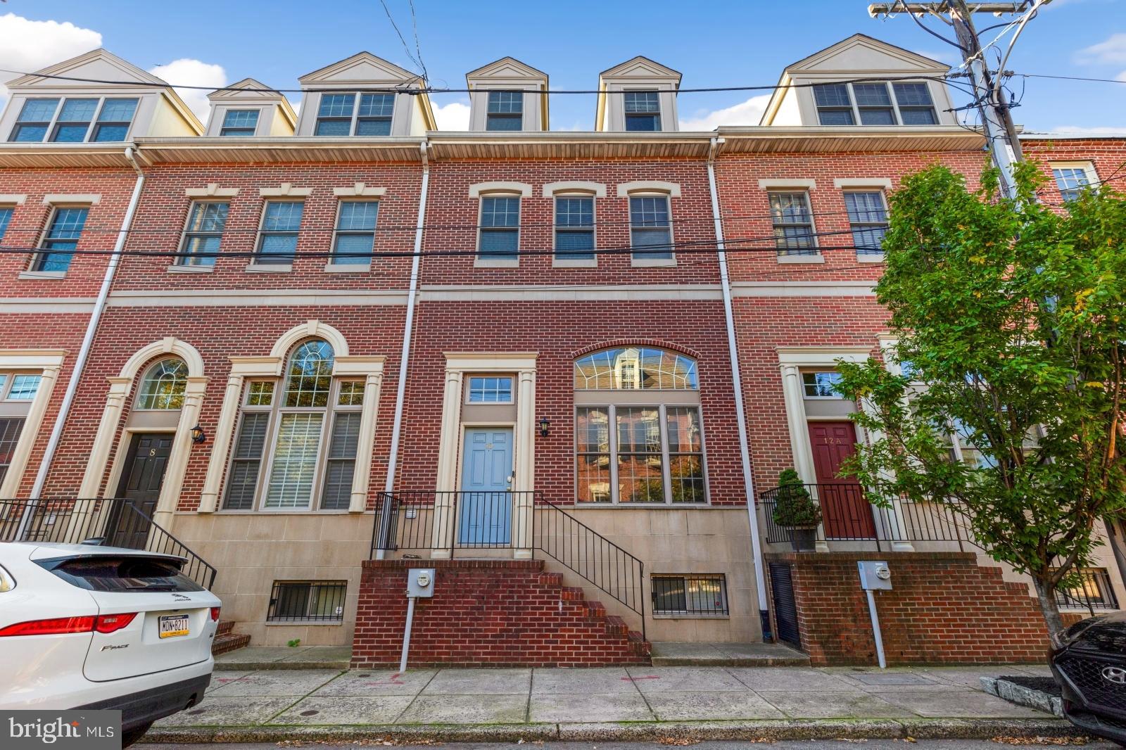 QUEEN VILLAGE - Residential Lease