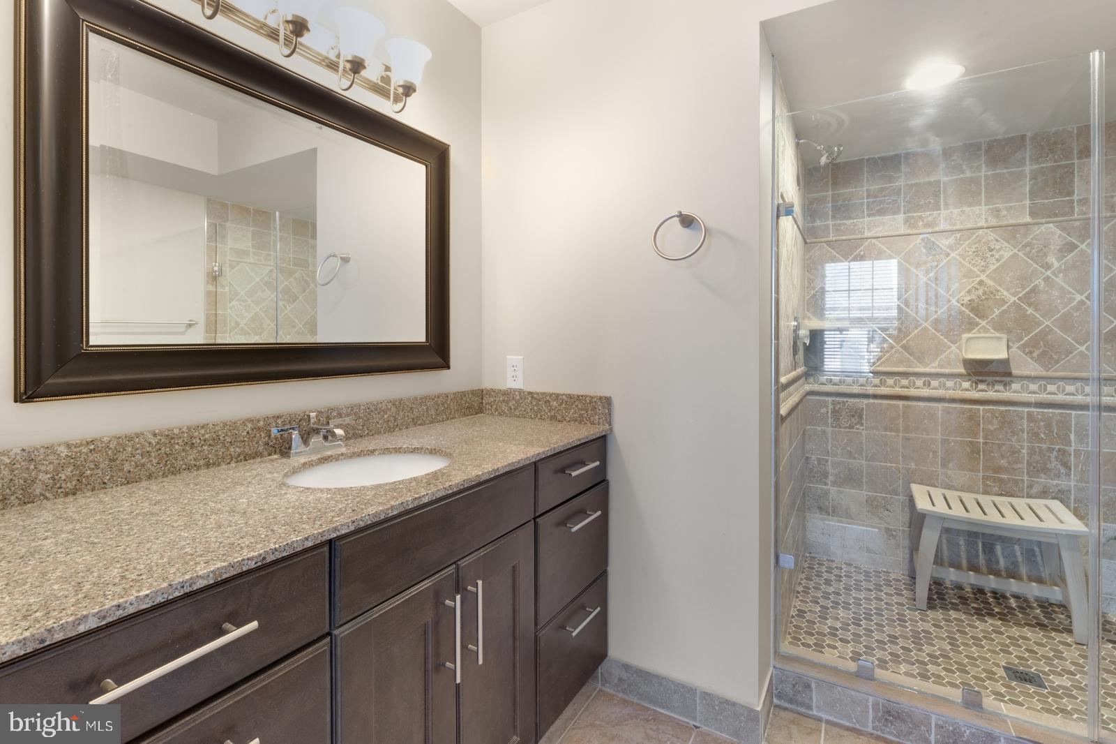 QUEEN VILLAGE - Residential Lease