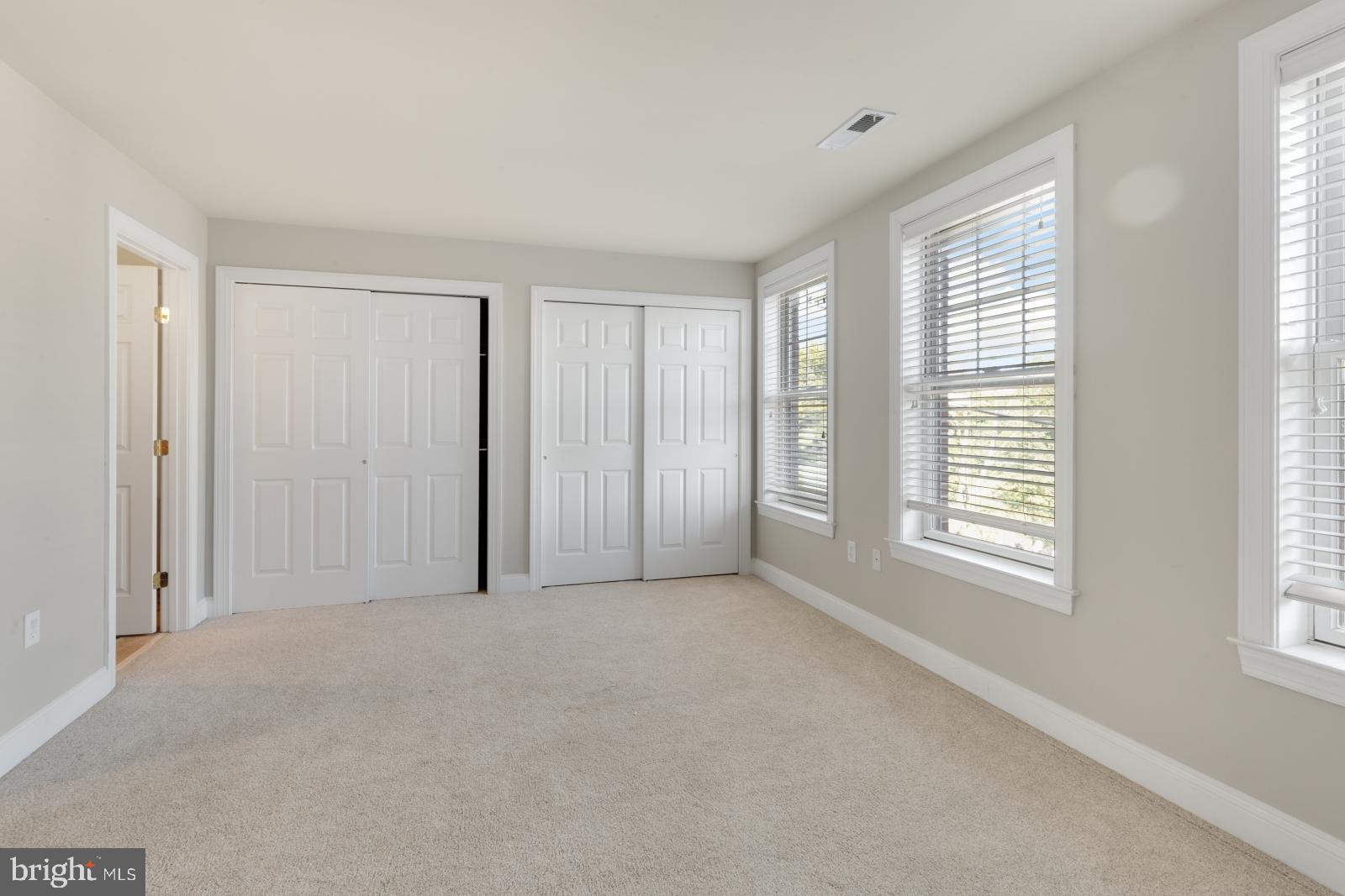 QUEEN VILLAGE - Residential Lease