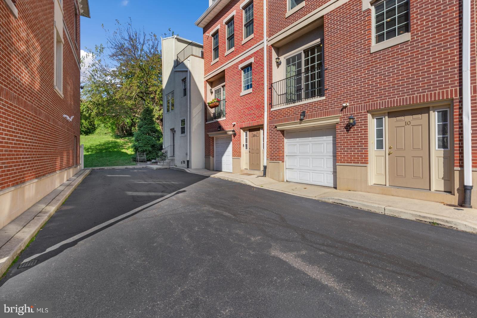 QUEEN VILLAGE - Residential Lease