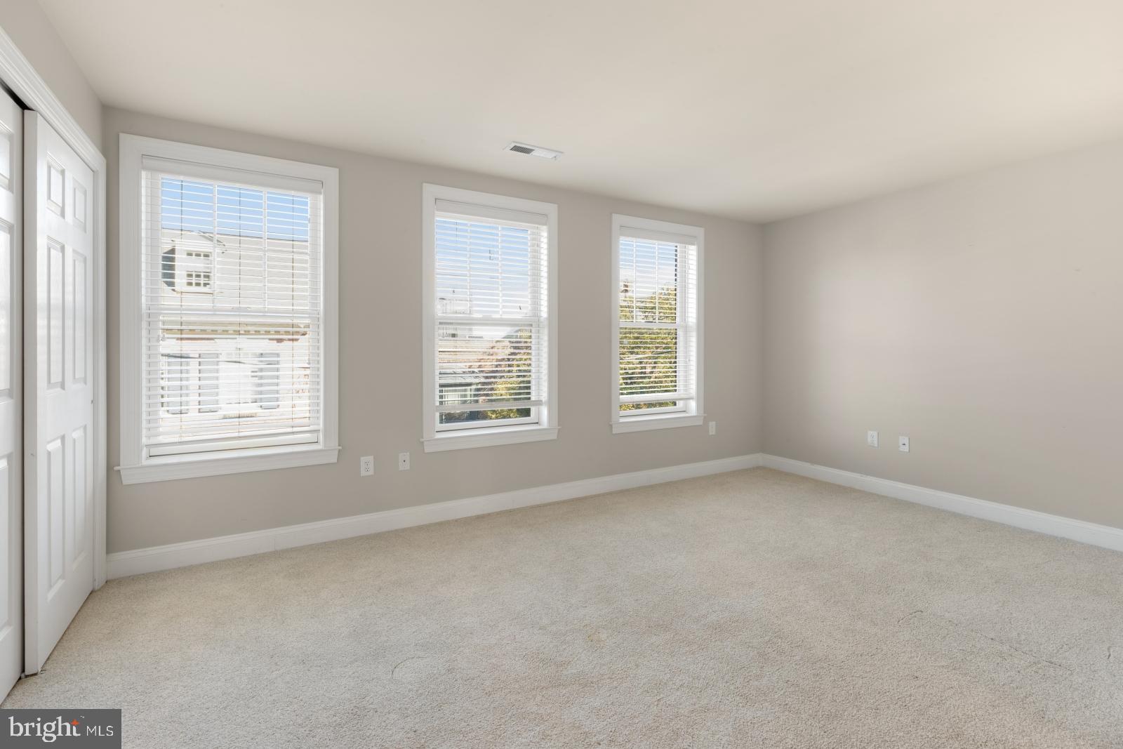 QUEEN VILLAGE - Residential Lease