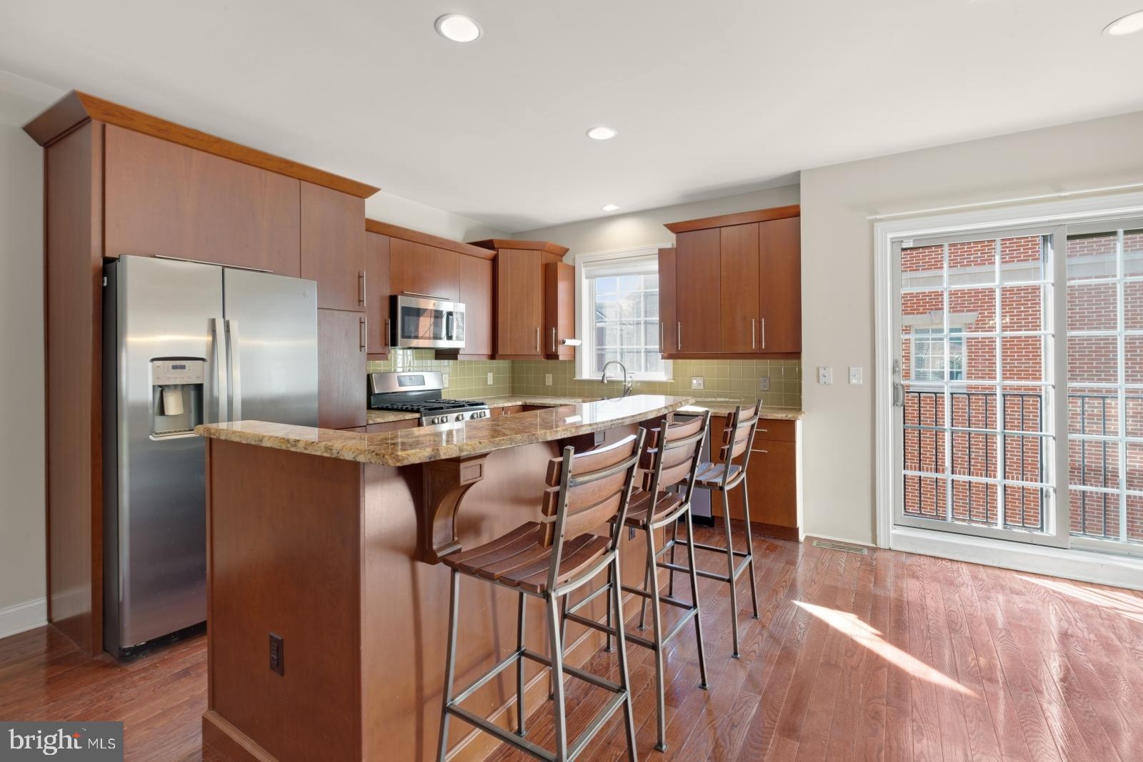 QUEEN VILLAGE - Residential Lease