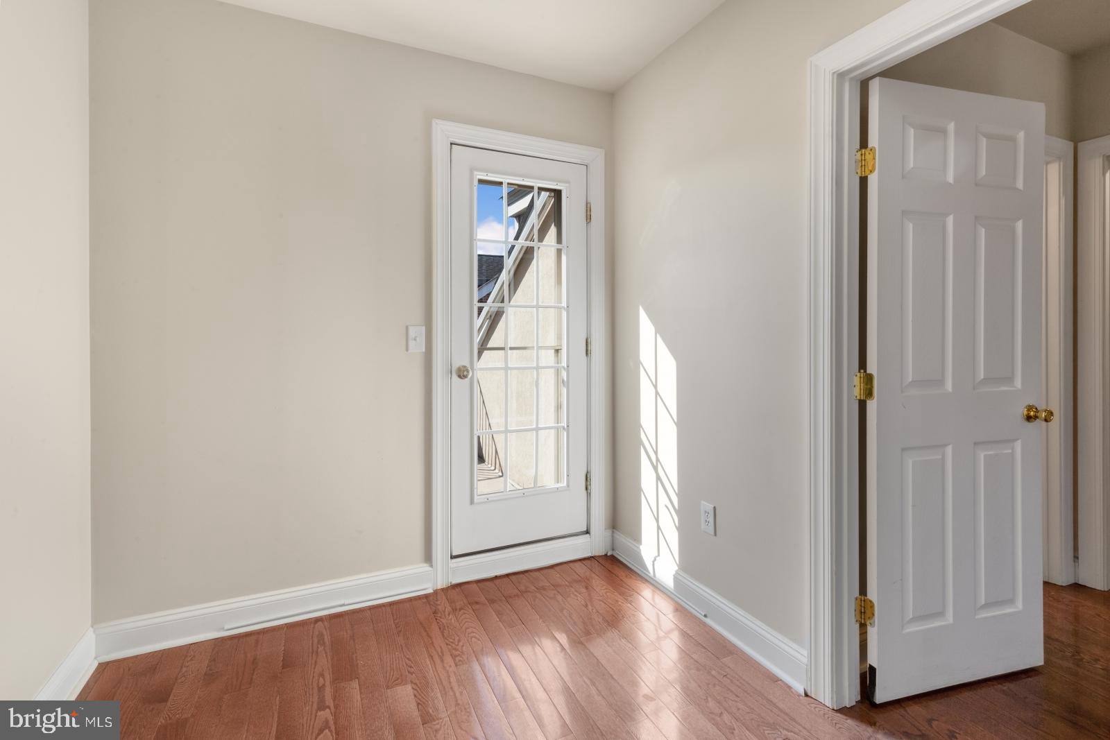 QUEEN VILLAGE - Residential Lease