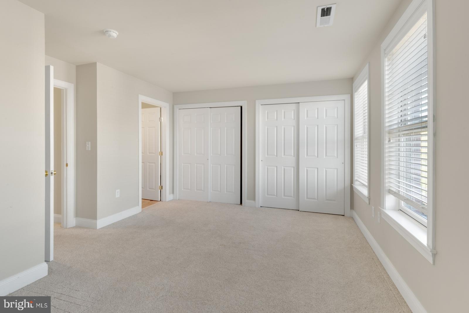 QUEEN VILLAGE - Residential Lease