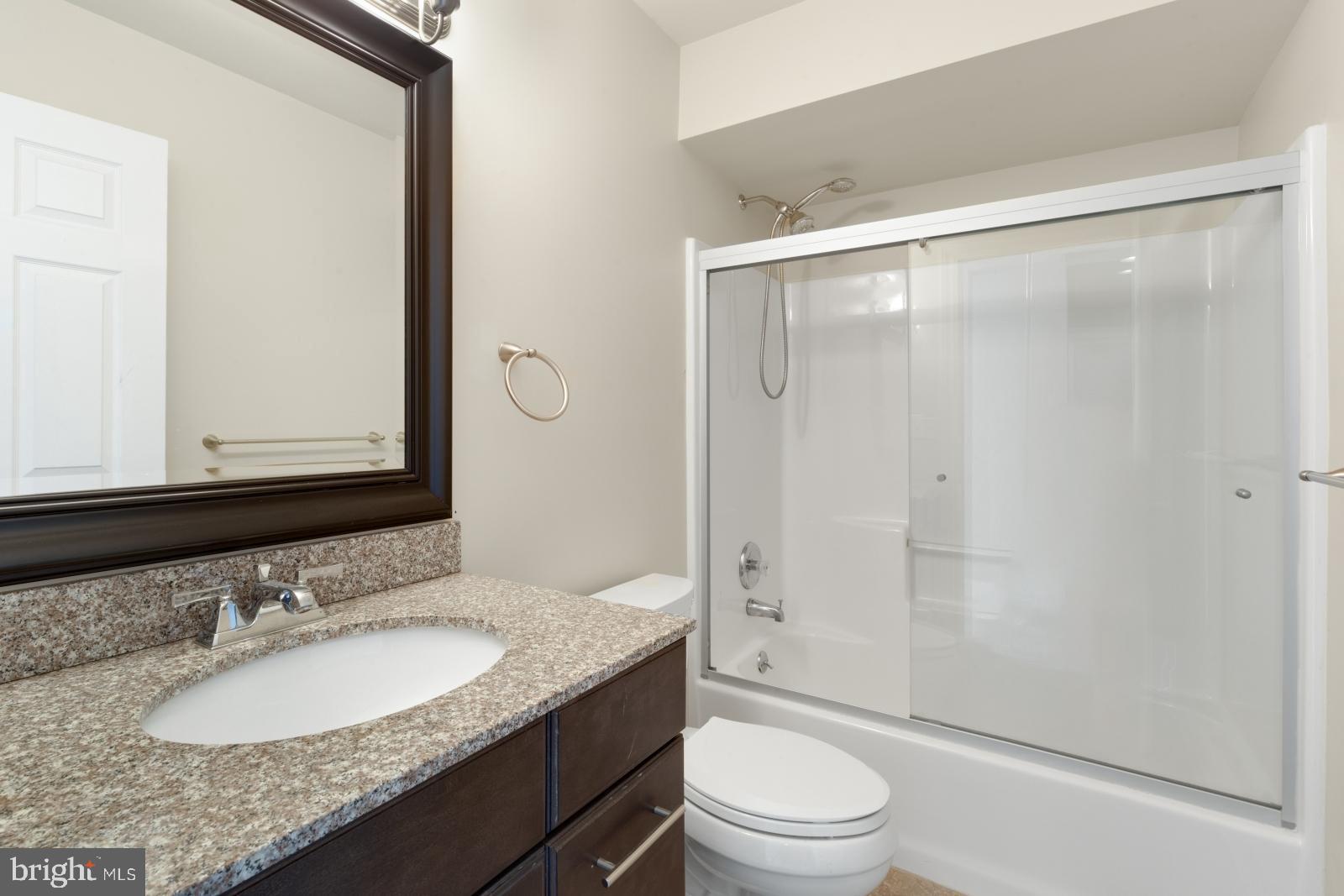 QUEEN VILLAGE - Residential Lease