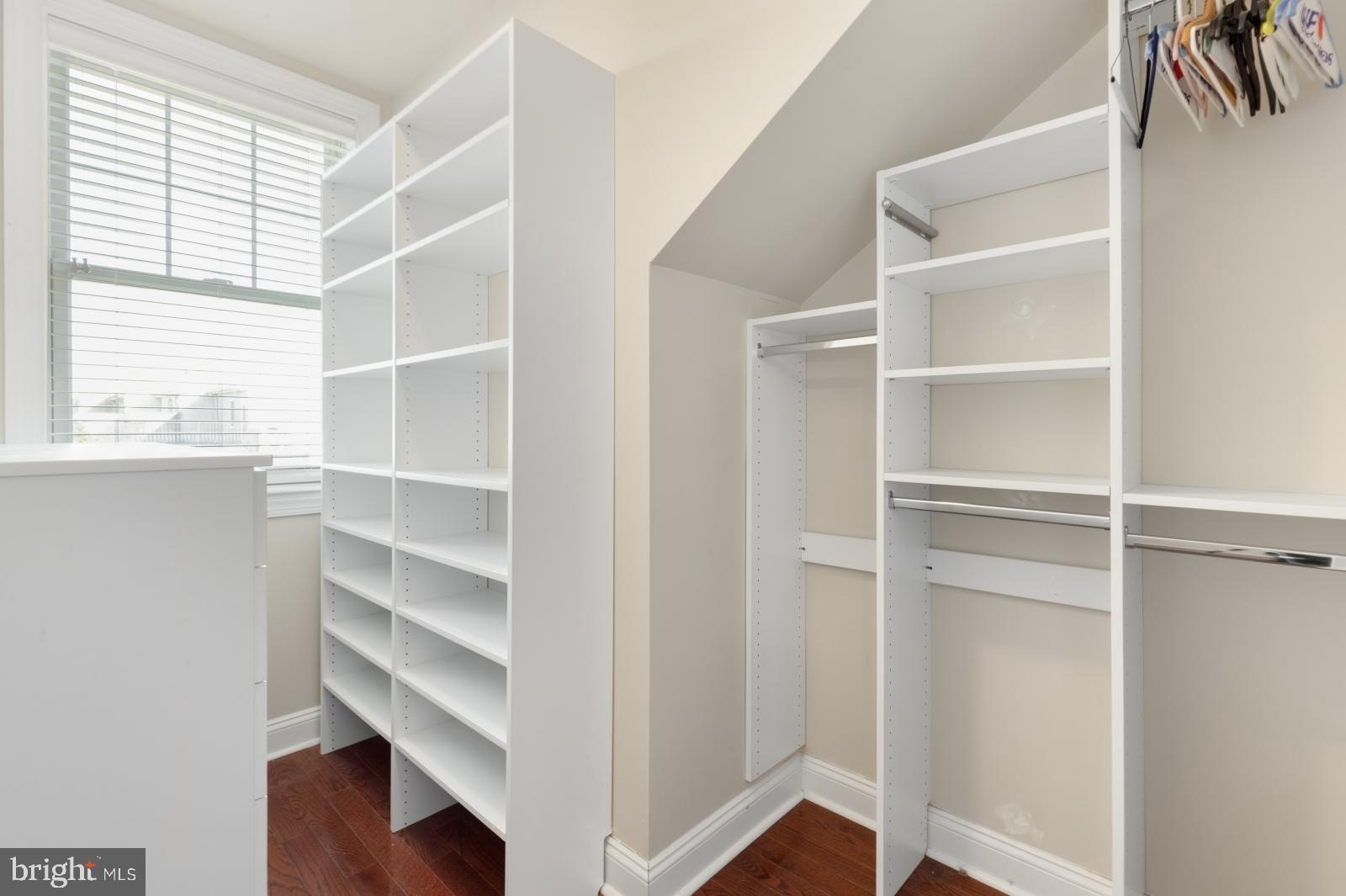 QUEEN VILLAGE - Residential Lease