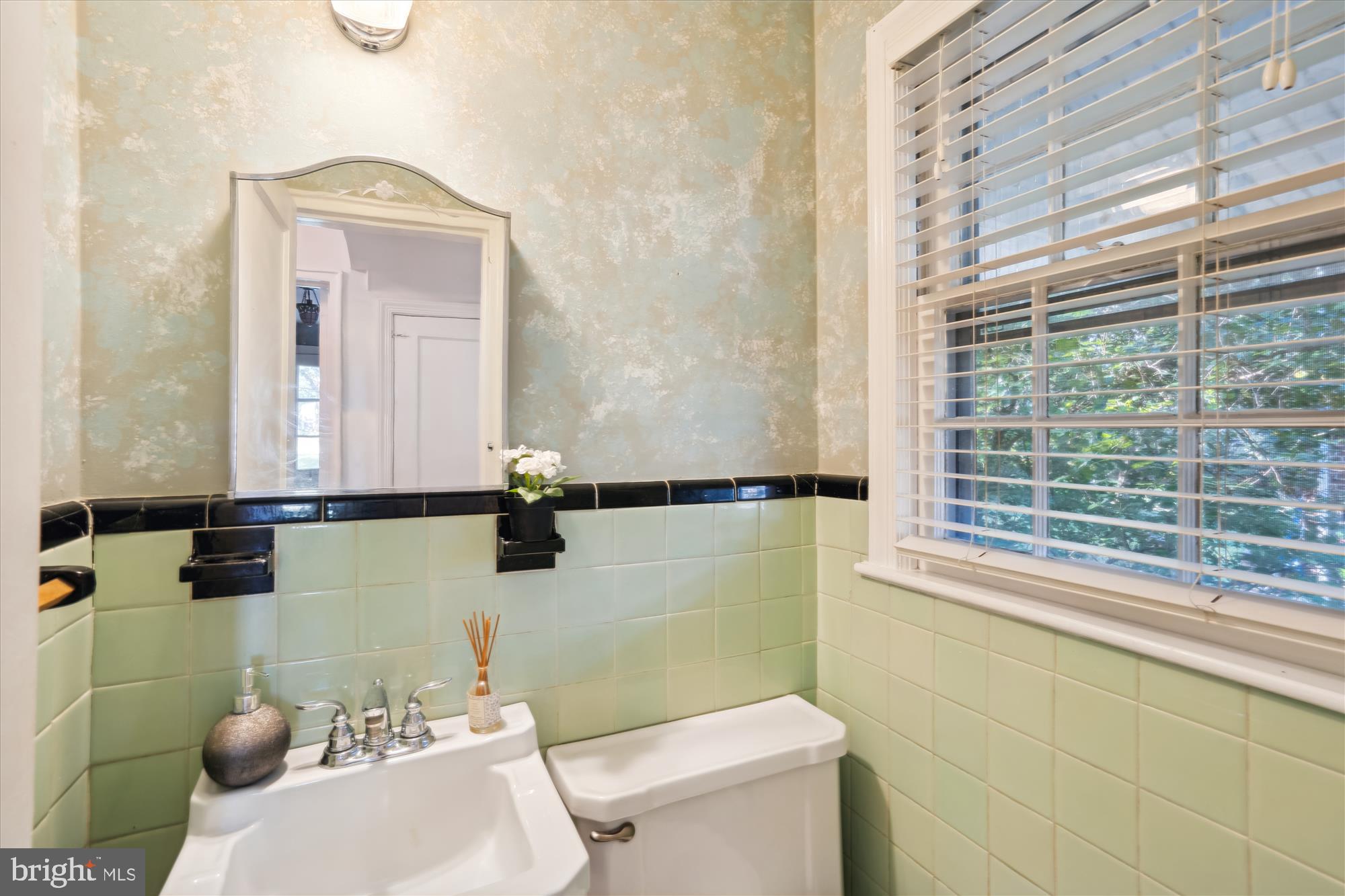 UNIVERSITY HILLS - Residential