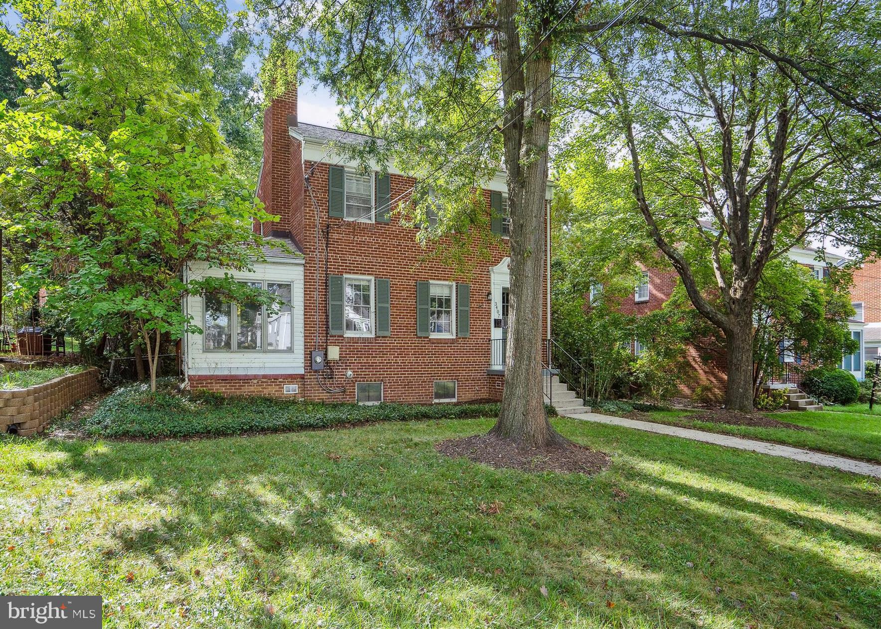 UNIVERSITY HILLS - Residential