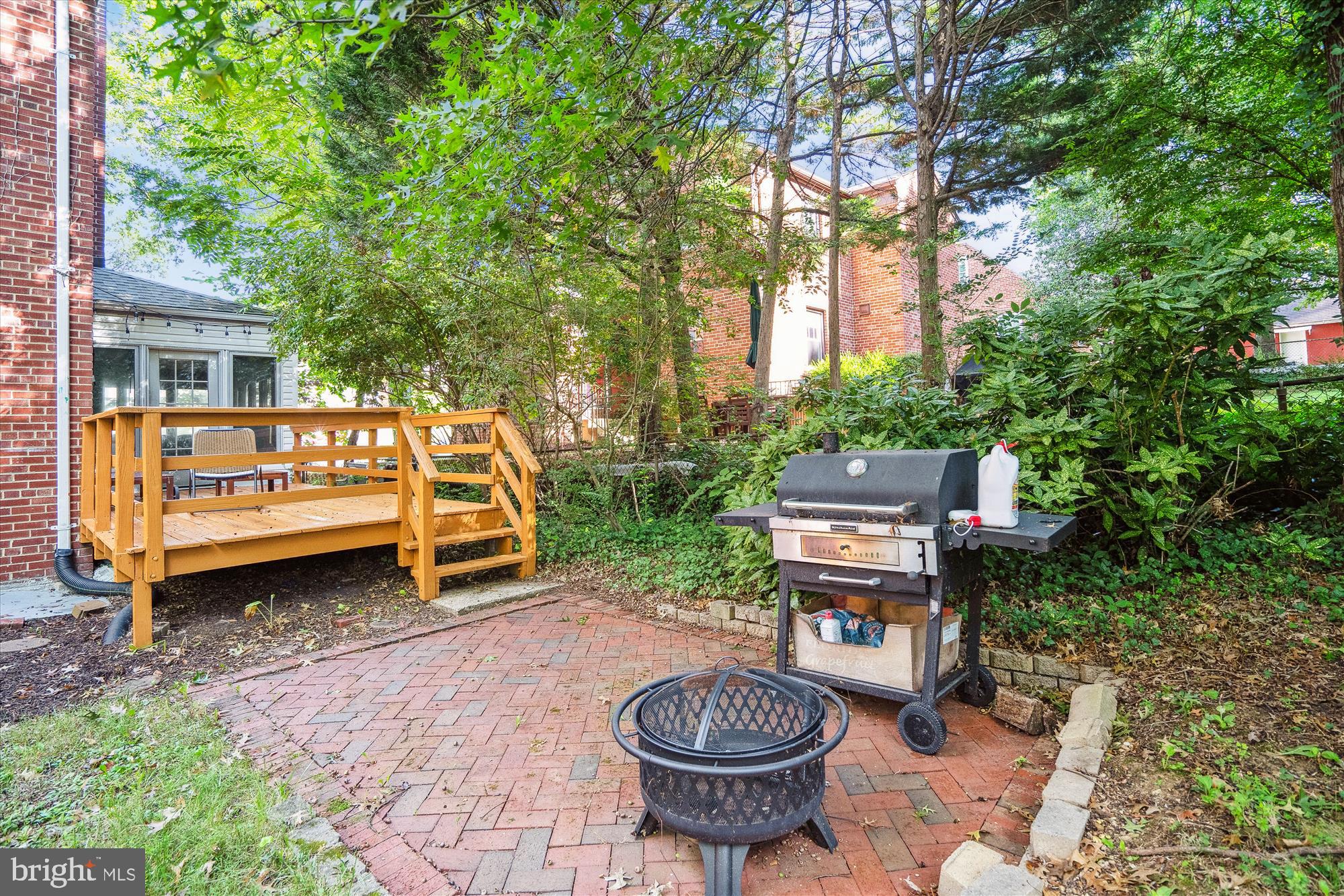 UNIVERSITY HILLS - Residential