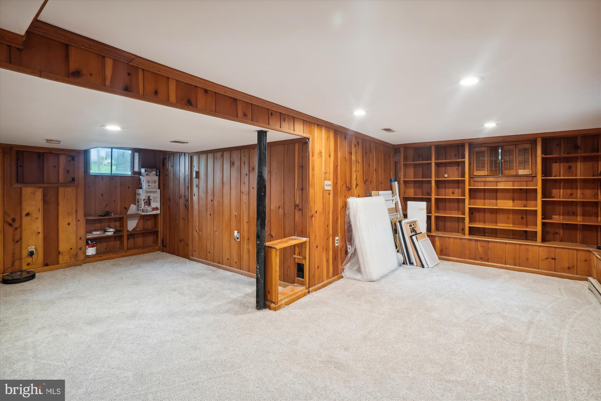 UNIVERSITY HILLS - Residential