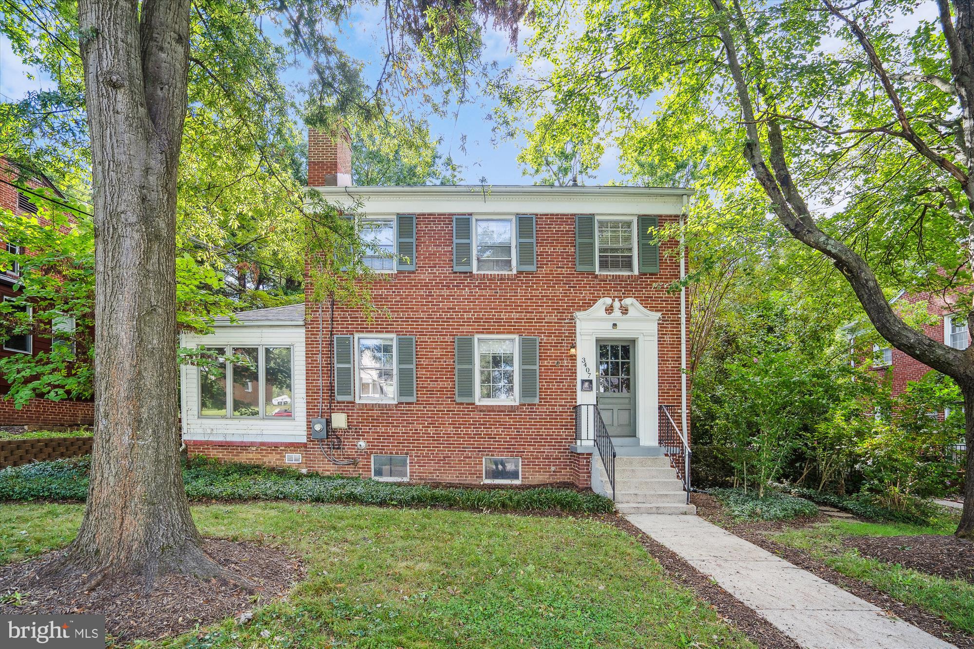 UNIVERSITY HILLS - Residential