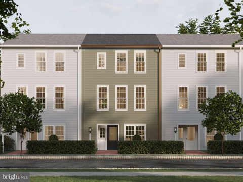 Townhouse For Sale - 19 Snap Dragon Road<br/> CARLISLE, PA 17015