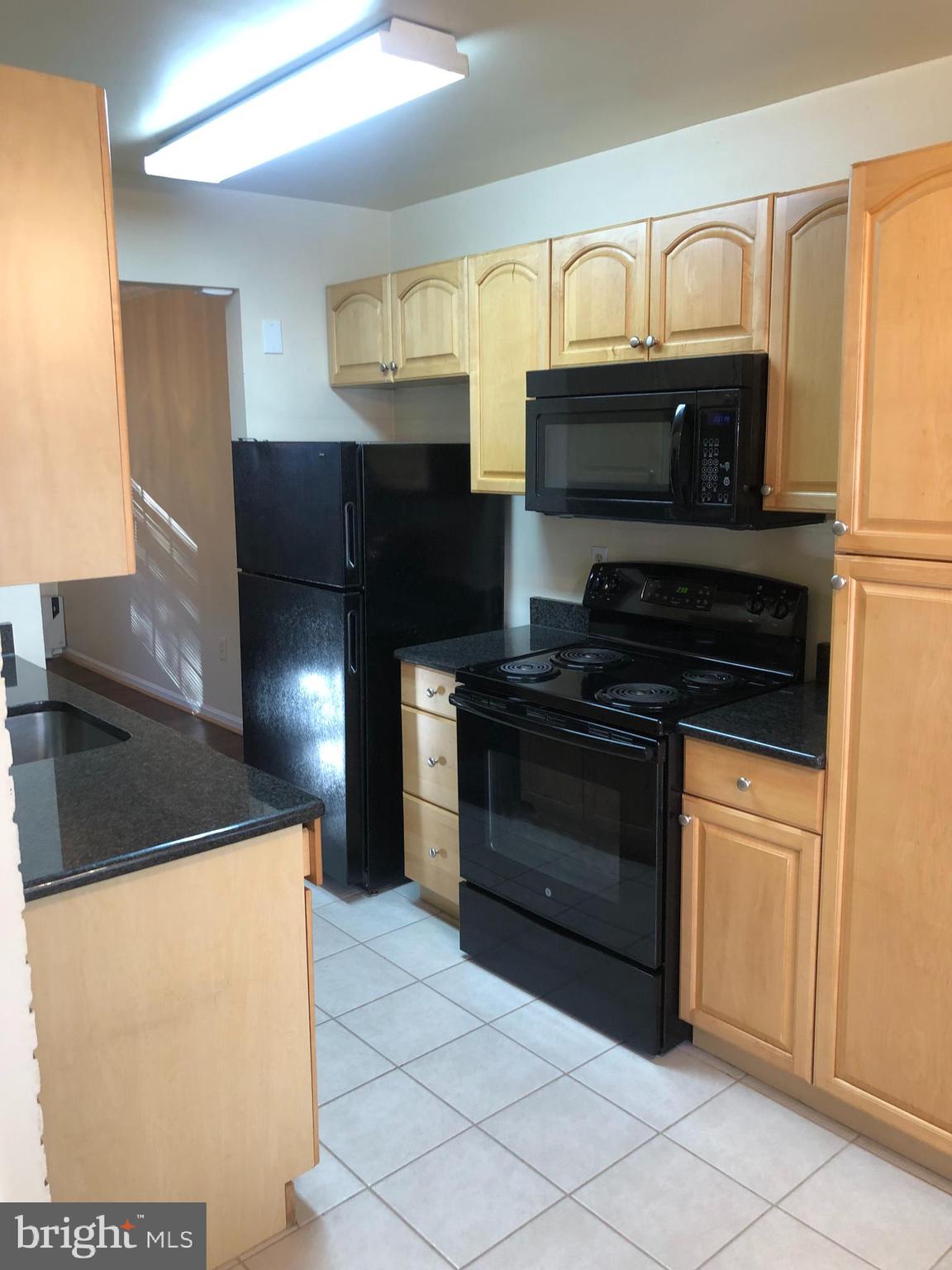 SHADY GROVE VILLAGE - Residential Lease