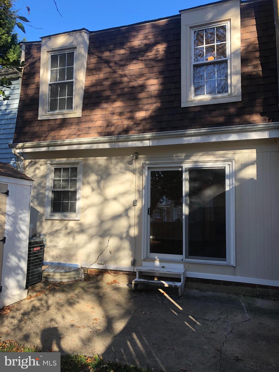 SHADY GROVE VILLAGE - Residential Lease